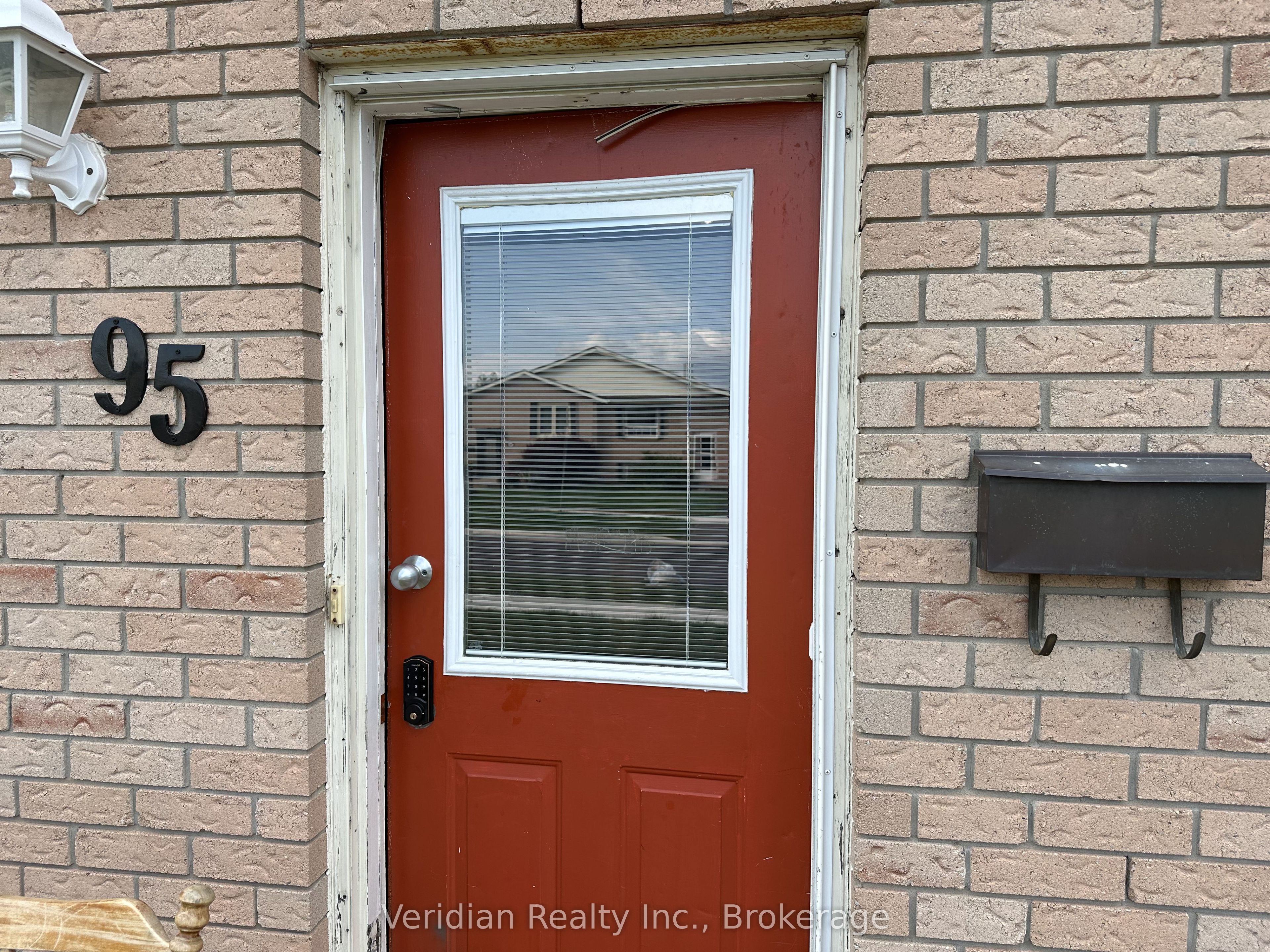 95 Northwood Drive, Welland, ON L3C 6S2 photo 4
