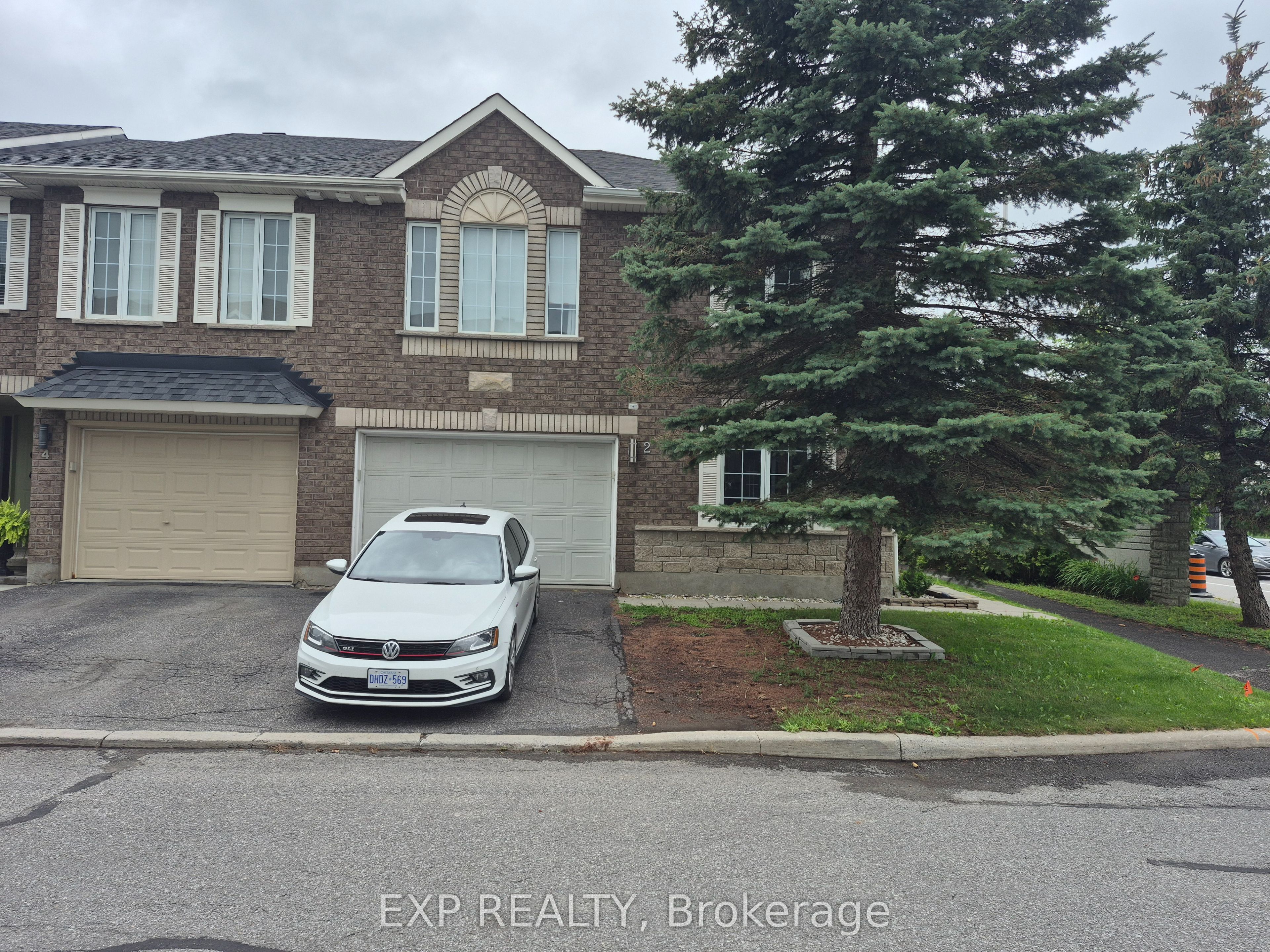 2 Maple Park Private, Blossom Park - Airport and Area, ON K1T 4A6