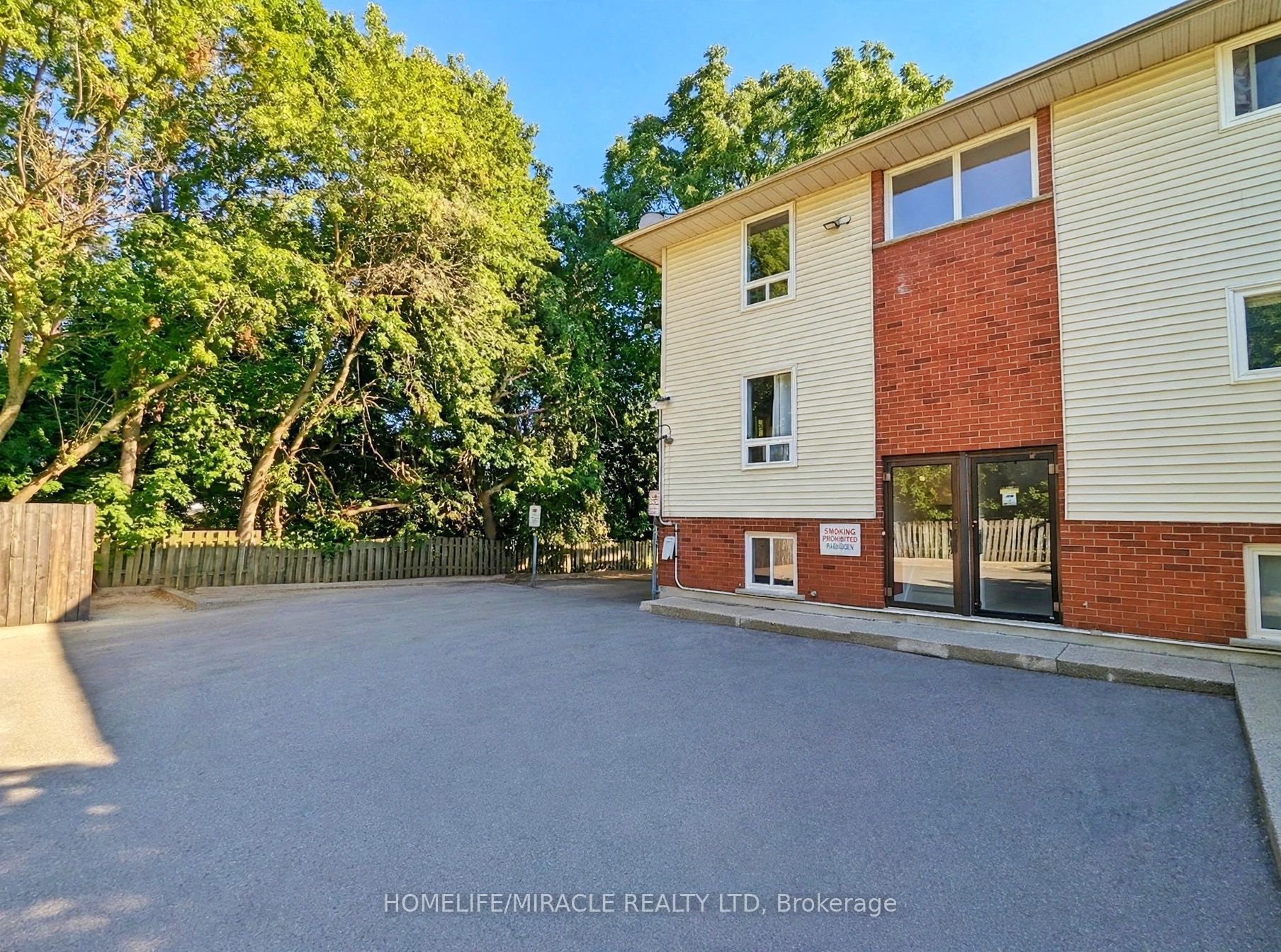 119 Cedar Street S 14, Kitchener, ON N2G 3L6 photo 2