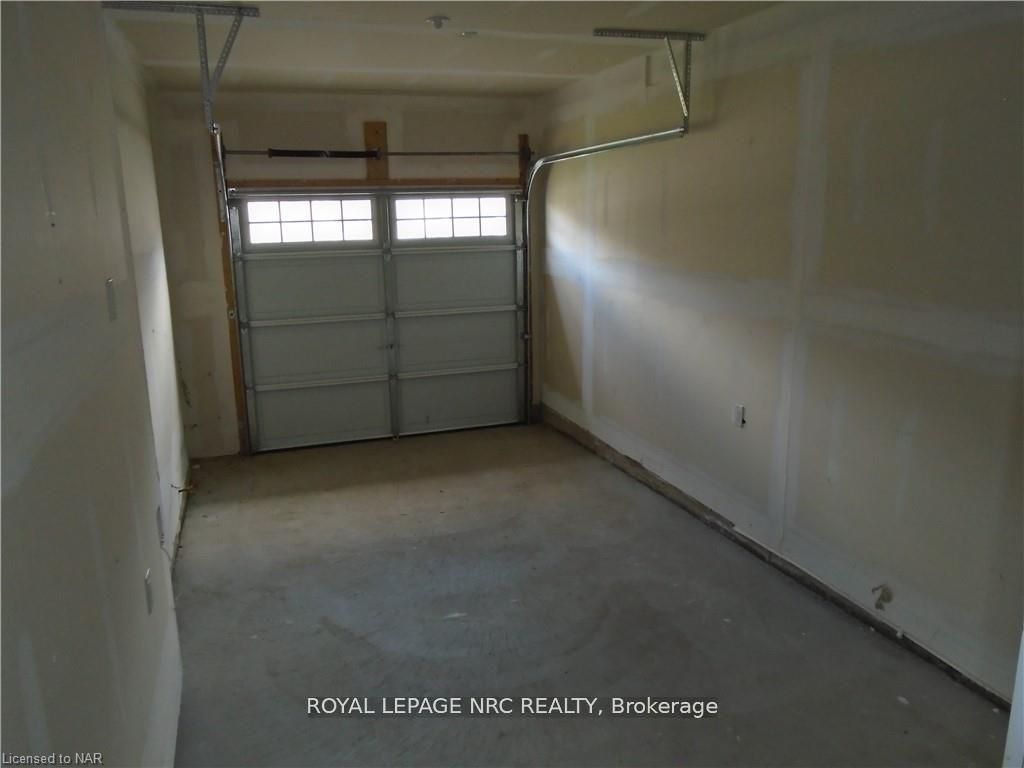 37 Sparkle Drive, Thorold, ON L2V 0H2 photo 3