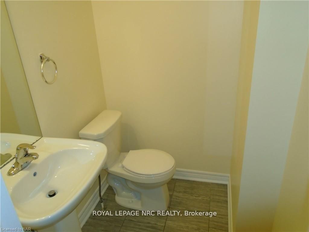 37 Sparkle Drive, Thorold, ON L2V 0H2 photo 4