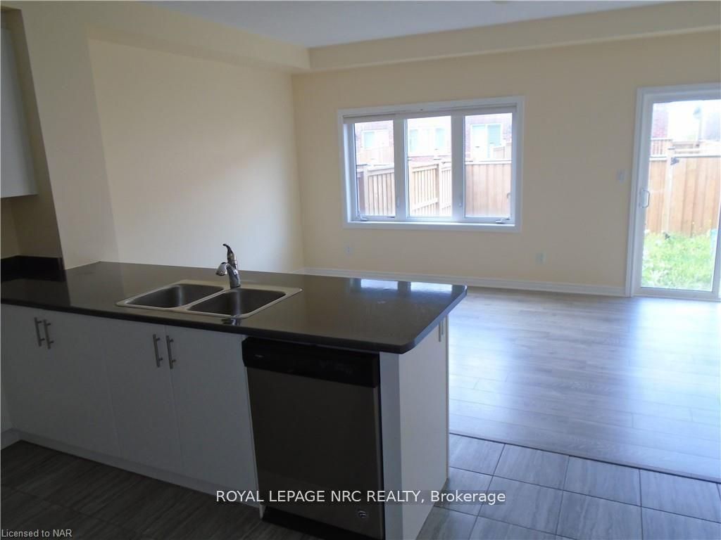 37 Sparkle Drive, Thorold, ON L2V 0H2 photo 5