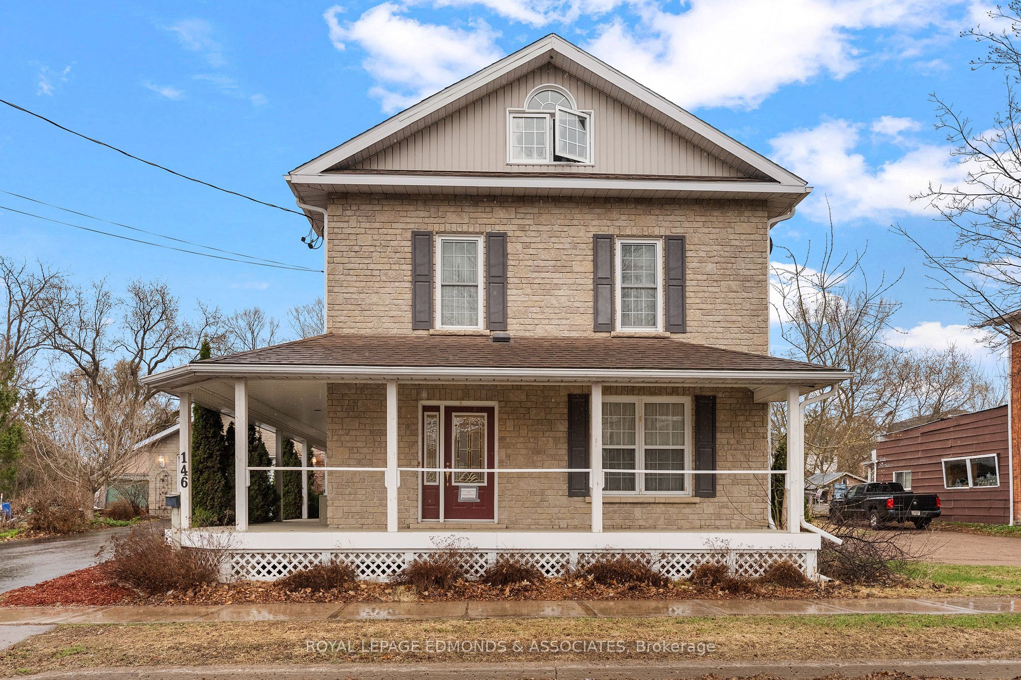 146 Mary Street, Pembroke, ON K8A 5V6 photo 2