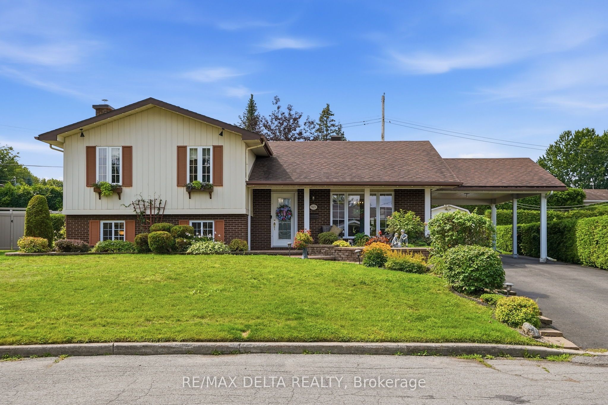965 Jerome Street, Hawkesbury, ON K6A 3B1