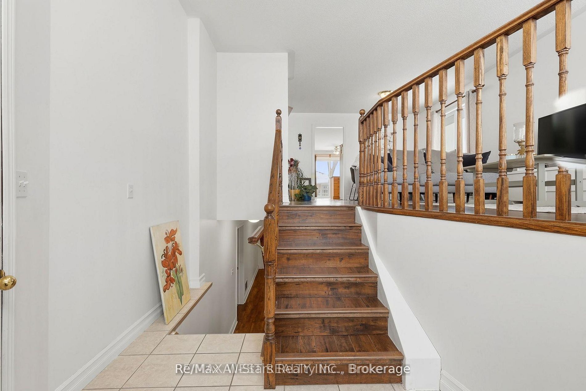 20 Eakins Crescent, Kawartha Lakes, ON K9V 6J9 photo 3