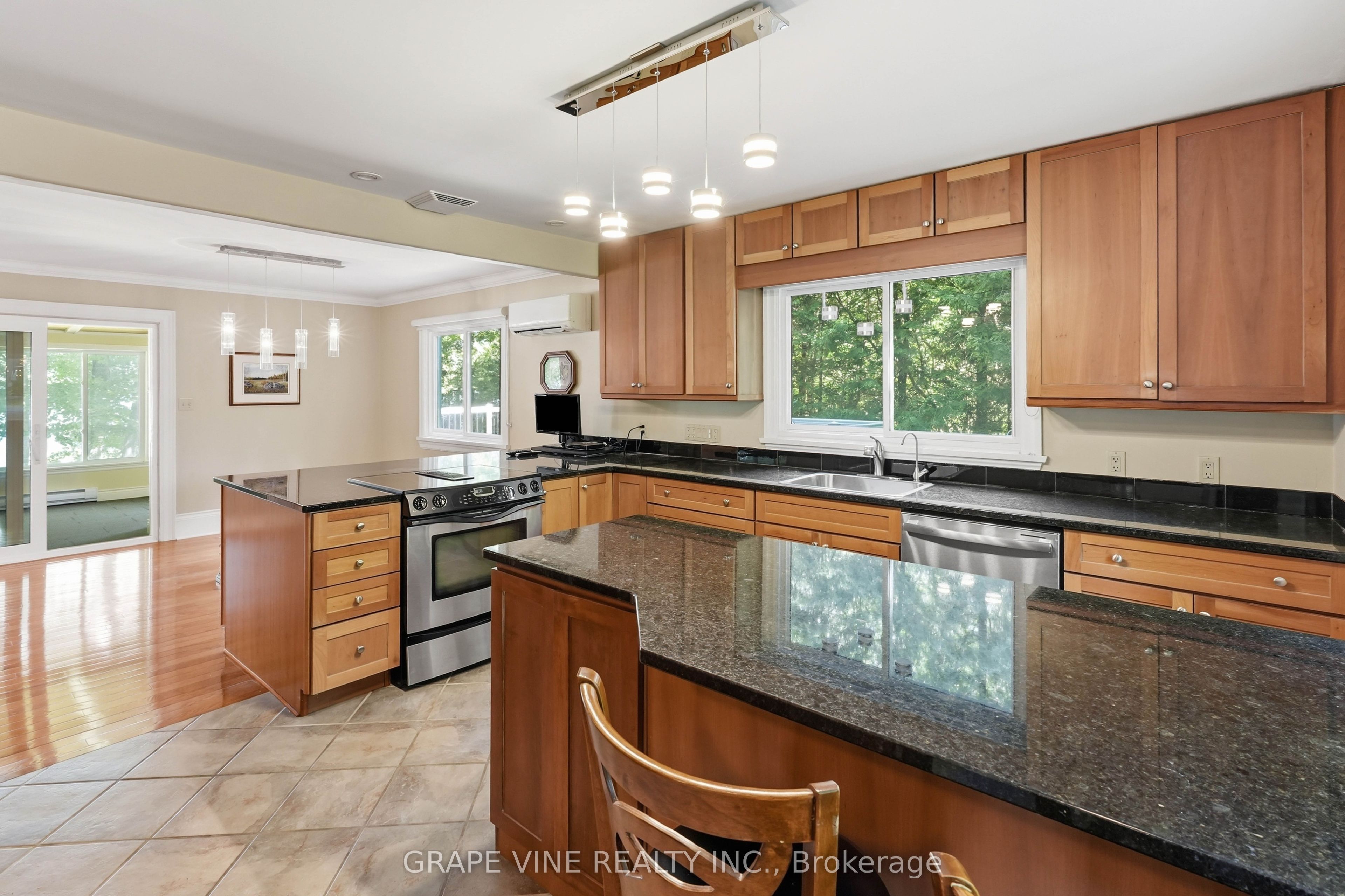 68 Goodman Crescent, Prince Edward County, ON K0K 2T0 photo 4