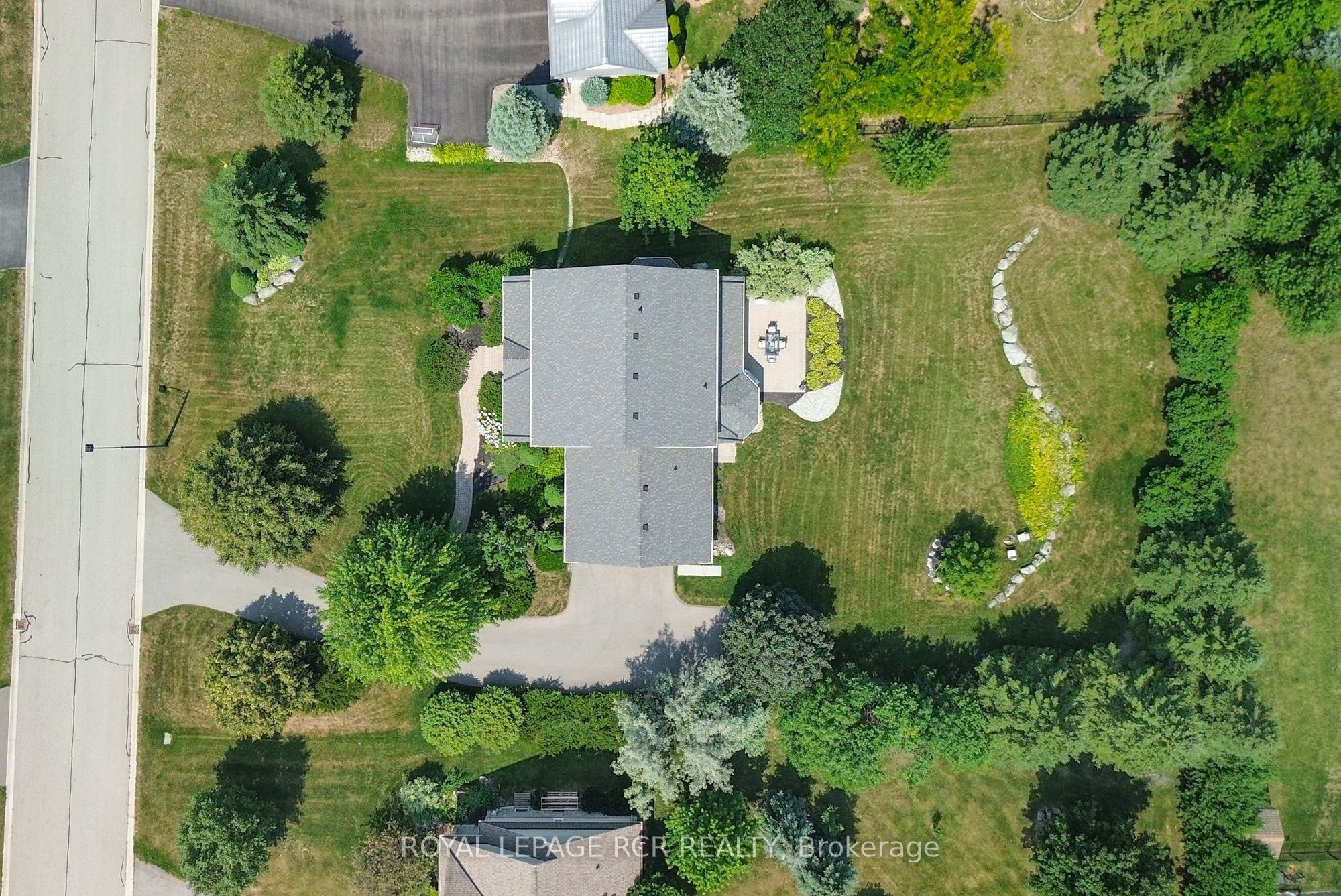 10 Island Lake Road, Mono, ON L9W 5K4