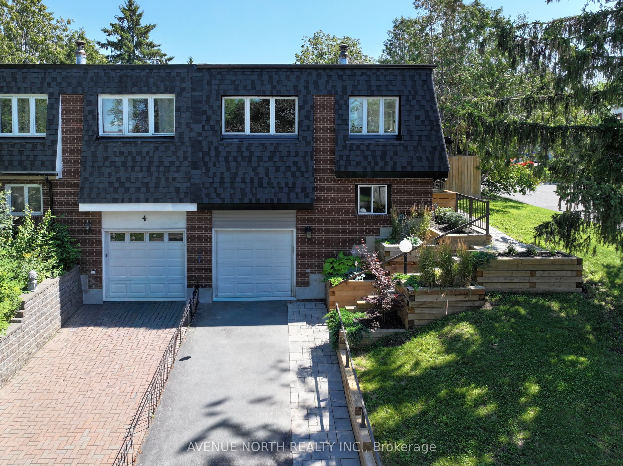 2 OBERON Street, Bells Corners and South to Fallowfield, ON K2H 7X7