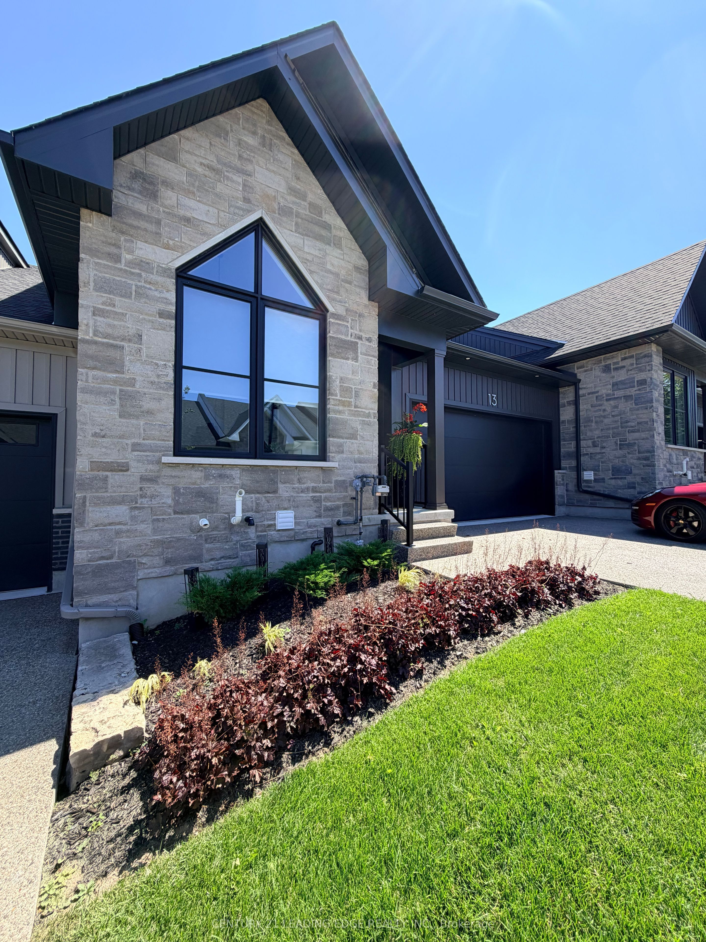 205 St Davids Road 13, Thorold, ON L2V 0N6 photo 3