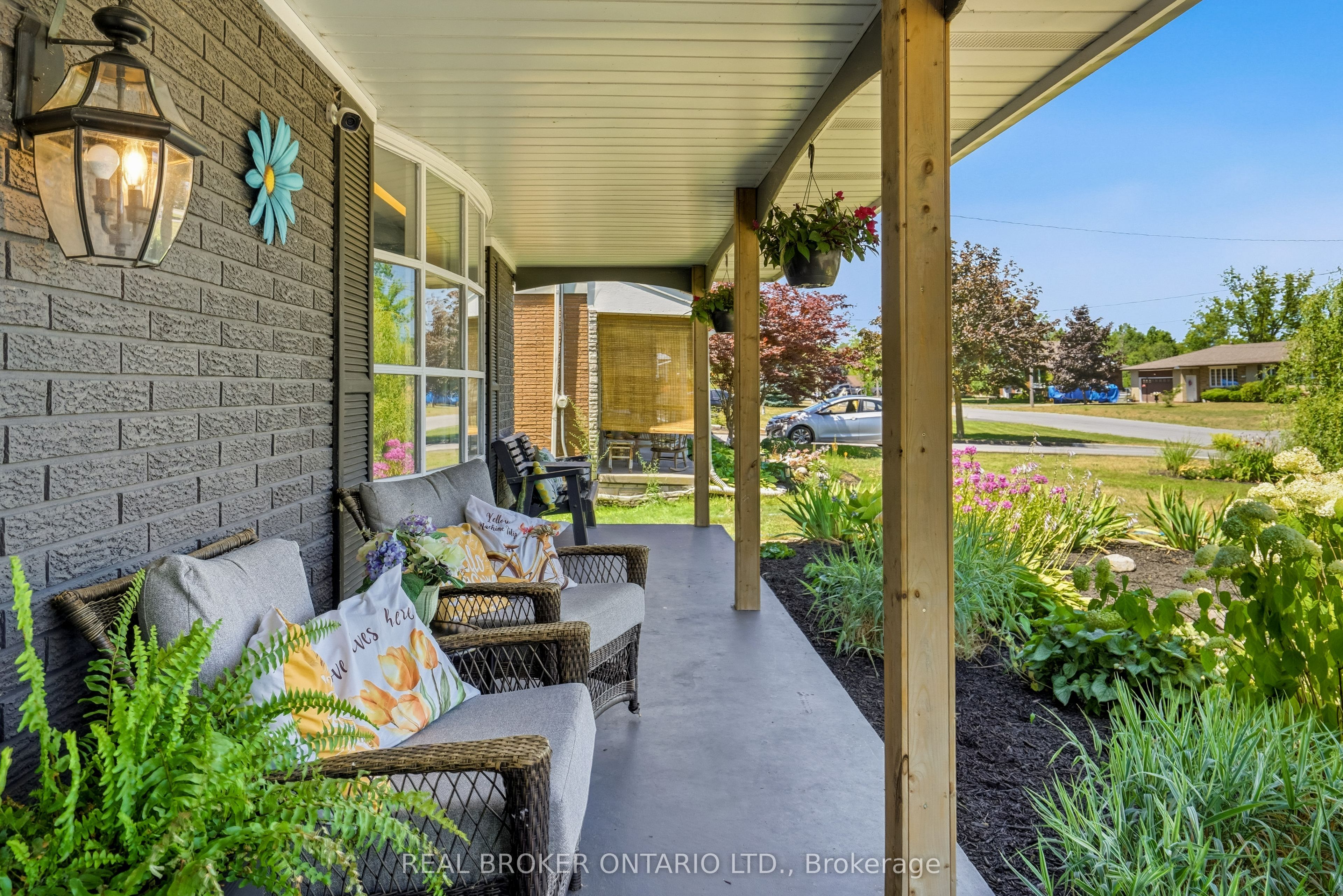 17 Lindbergh Drive, Fort Erie, ON L2A 2Z5 photo 5