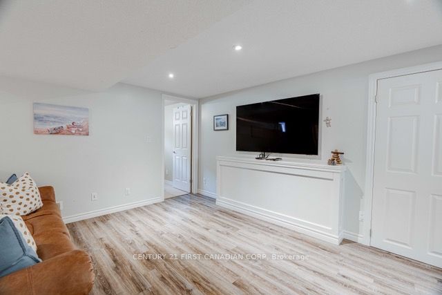 216 Irving Place LOWER, London East, ON N5V 2H9 photo 5