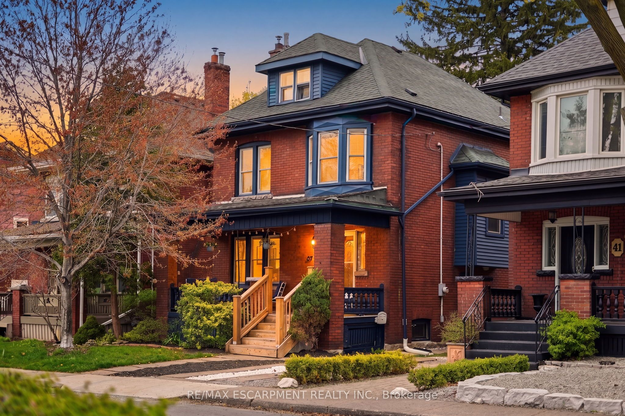 37 Connaught Avenue S, Hamilton, ON L8M 3C3