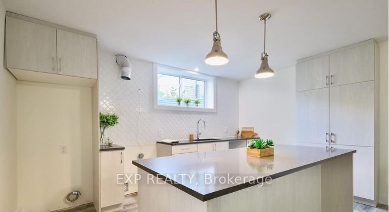 12 Sylvester Street B, Overbrook - Castleheights and Area, ON K1K 1V7 photo 4