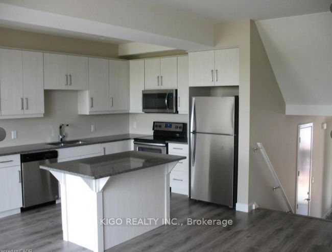995 West Village Square, London North, ON N6H 5J9 photo 3