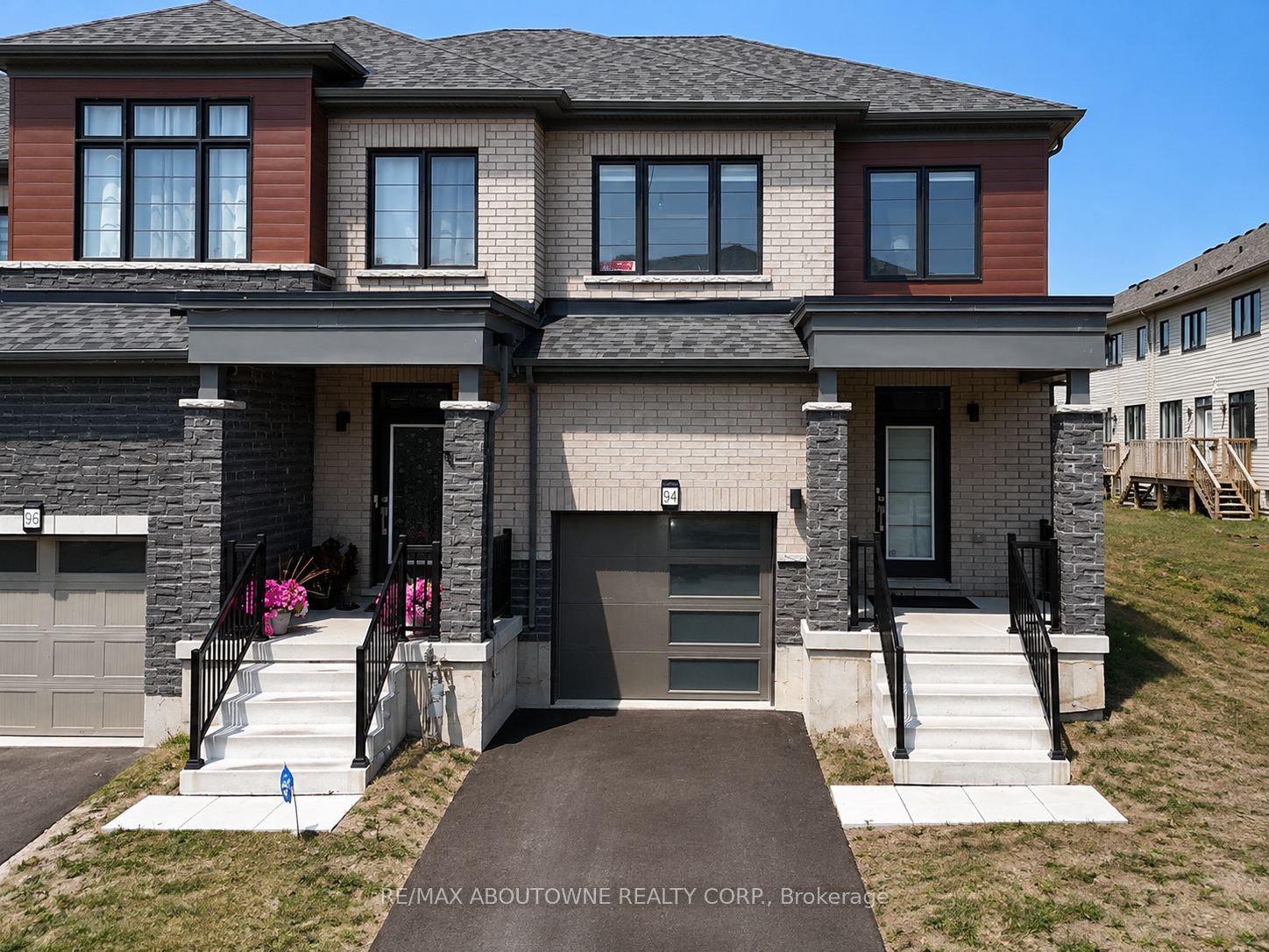94 Granville Crescent, Haldimand, ON N3W 0J8