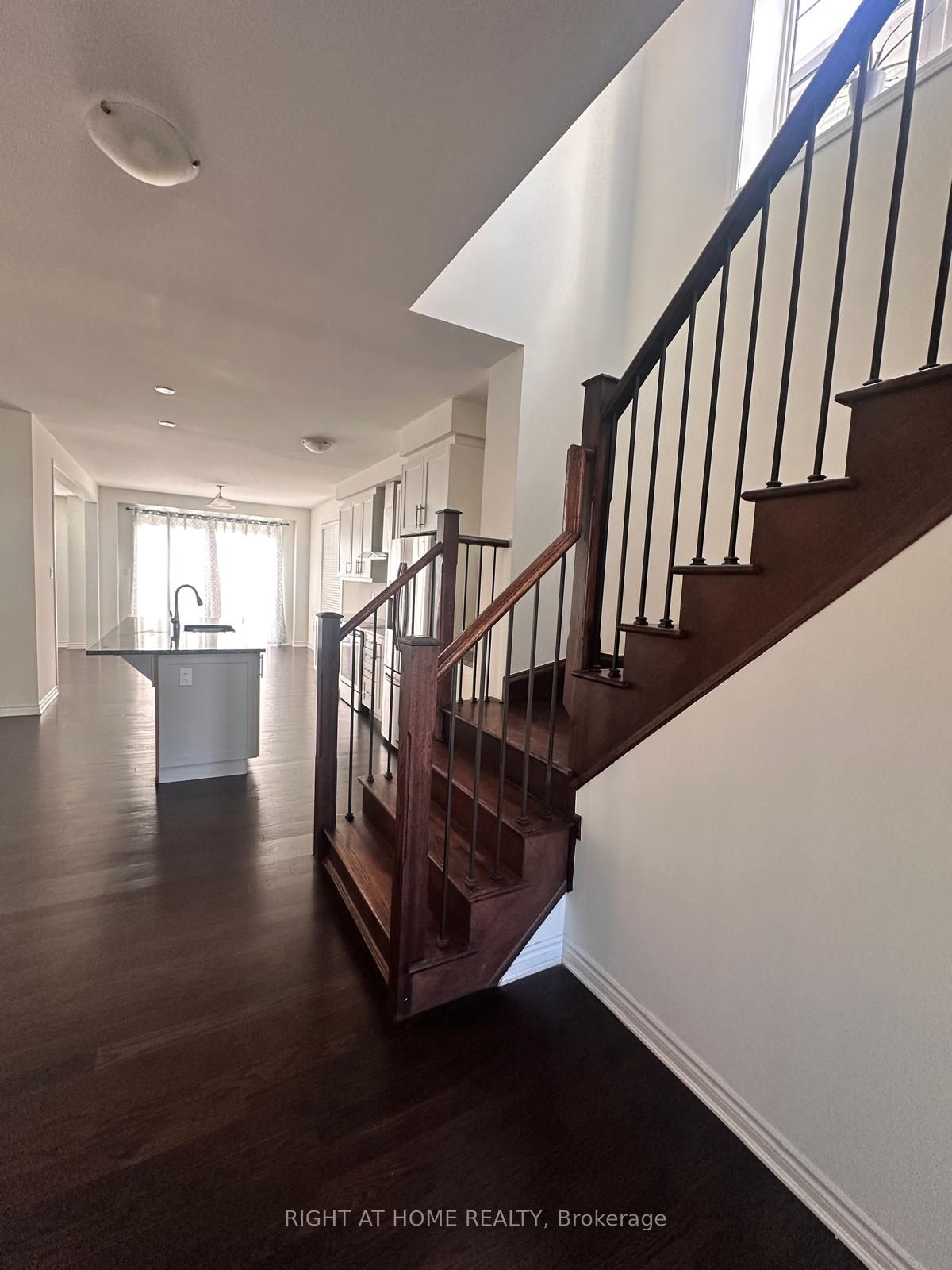516 Equestrian Way, Cambridge, ON N3E 0B5 photo 4