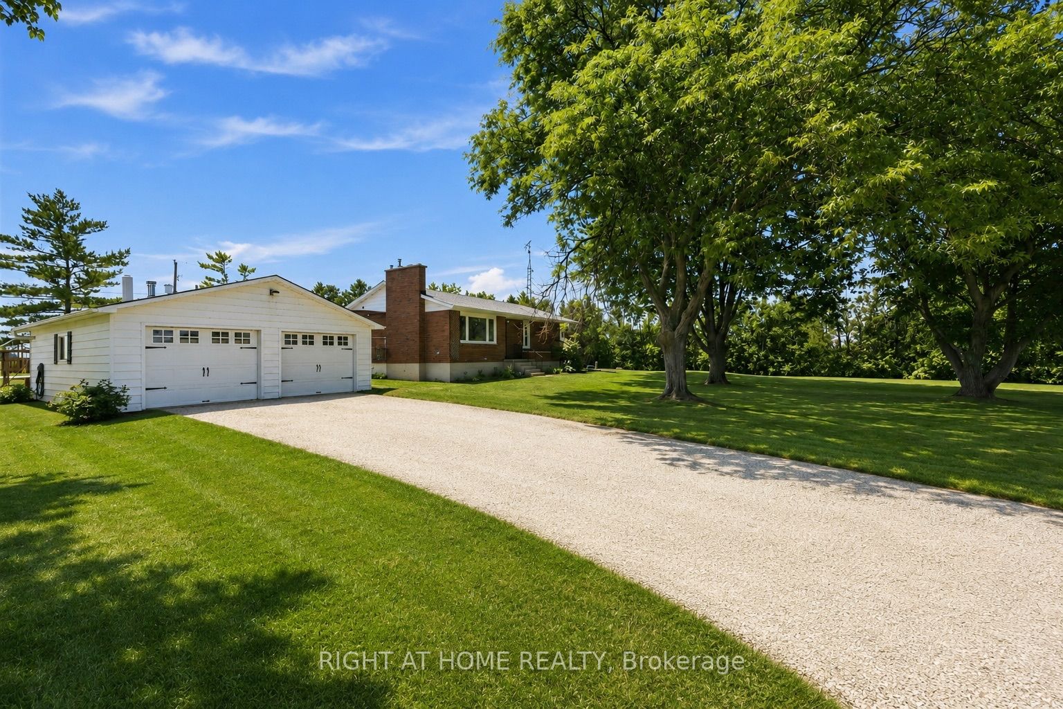 1933 Plank Rd Road, St. Clair, ON N7T 7H5