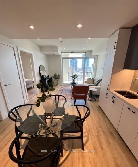 741 King Street W 706, Kitchener, ON N2G 1E5 photo 3