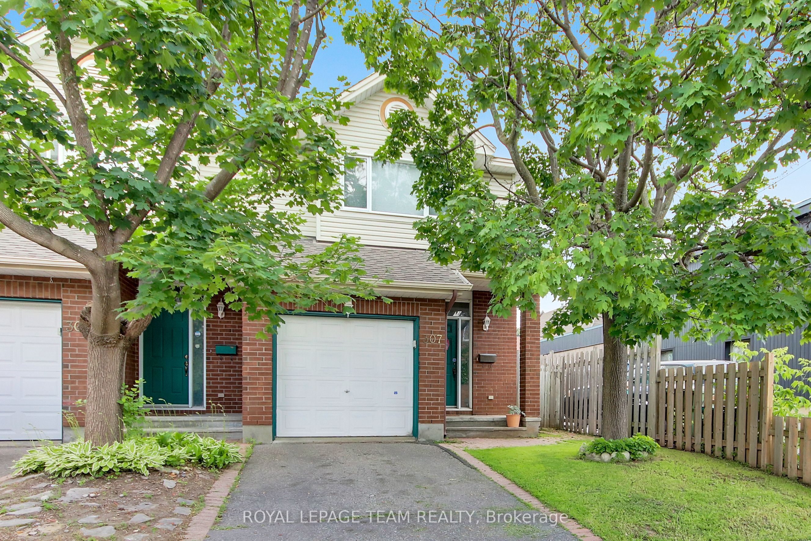 307 Cyr Avenue, Vanier and Kingsview Park, ON K1L 7N6 photo 3