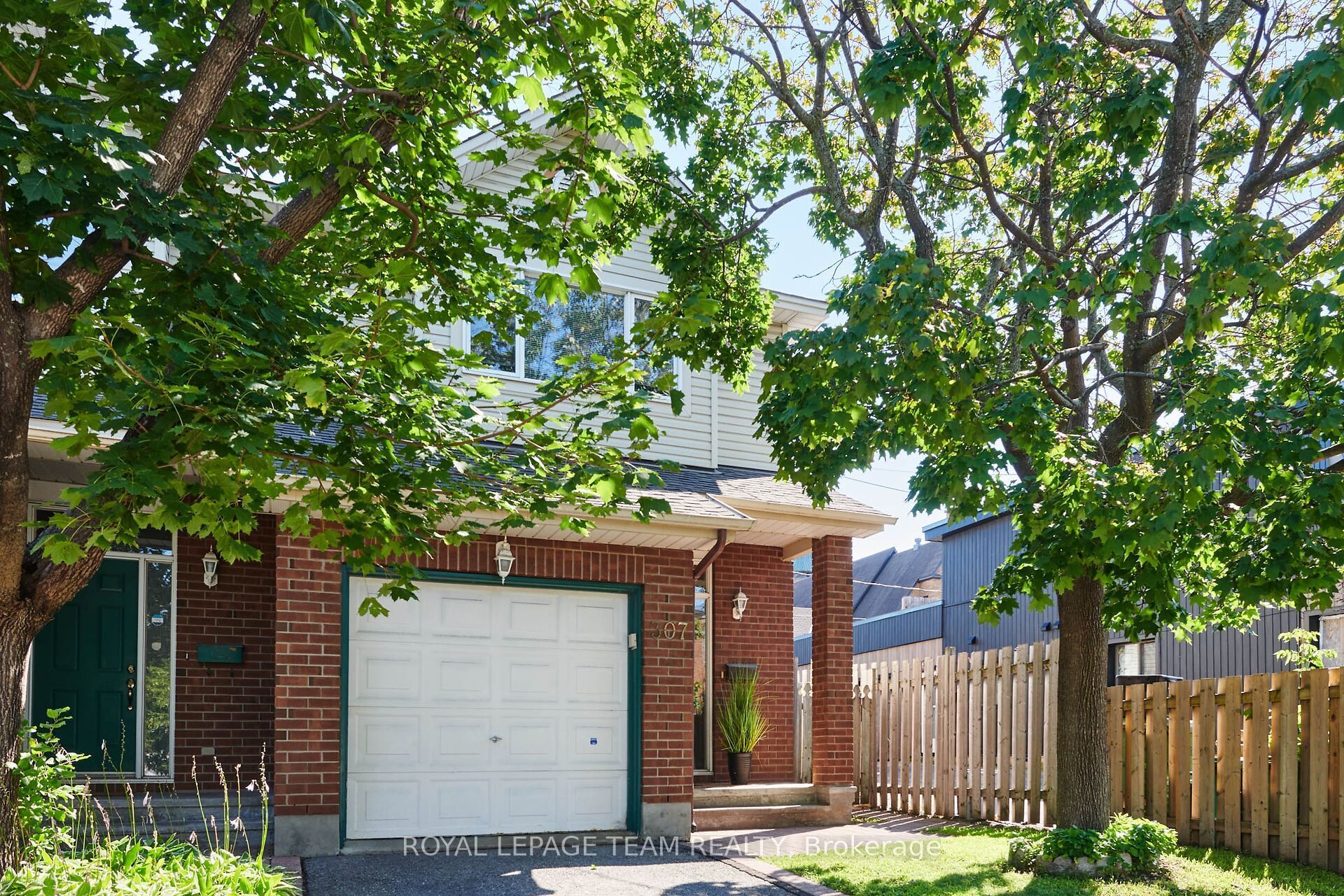 307 Cyr Avenue, Vanier and Kingsview Park, ON K1L 7N6 photo 4