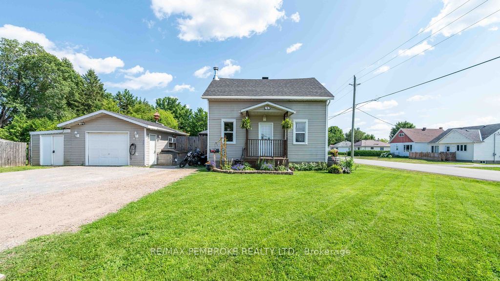 617 Third Avenue S, Laurentian Valley, ON K8A 5H1