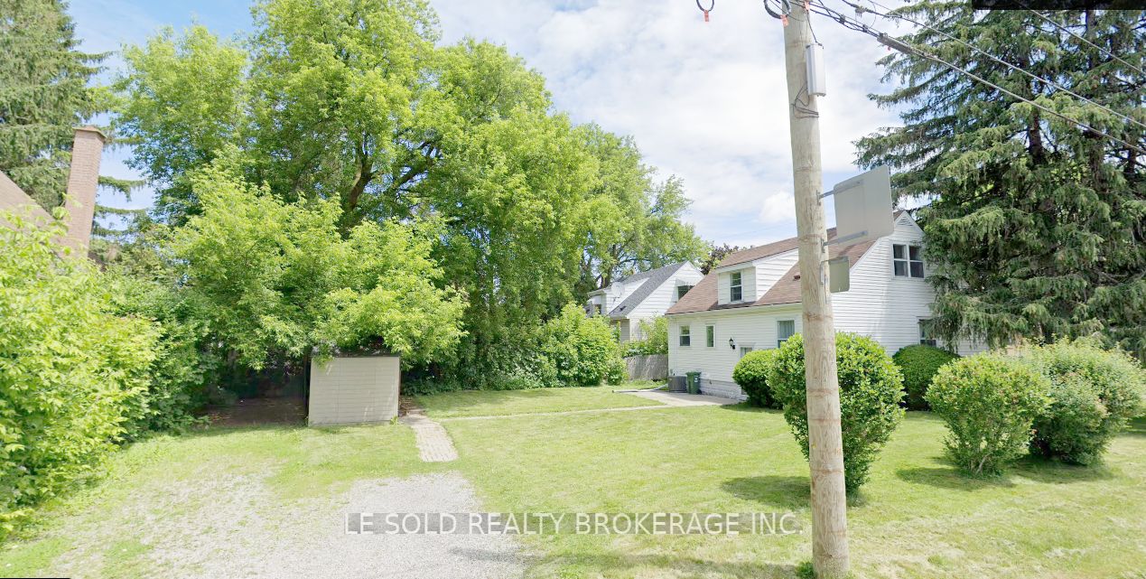 112 Leland Street Two Rooms Bsmt, Hamilton, ON L8S 3A2