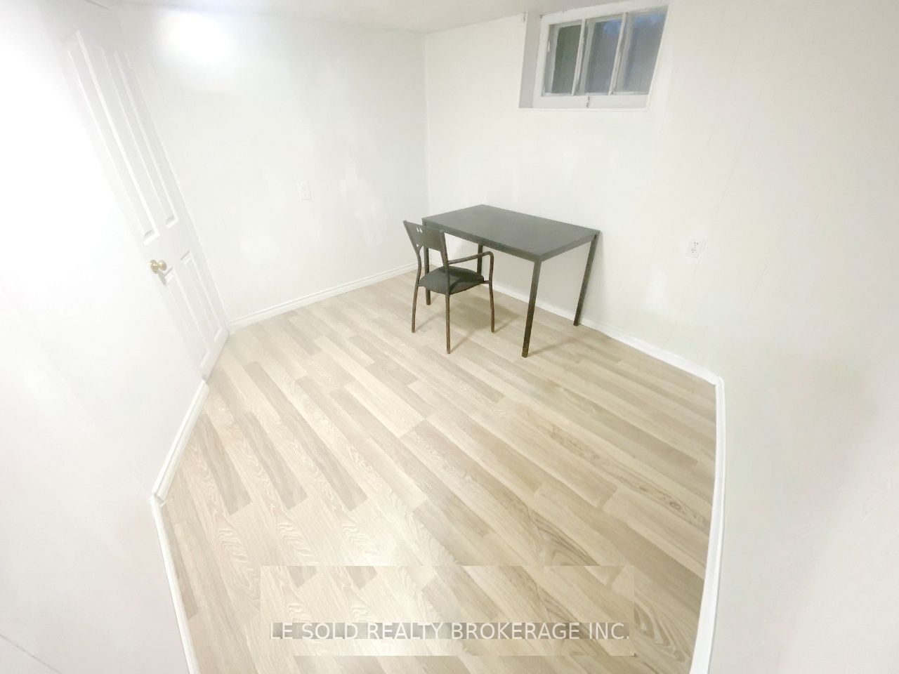 112 Leland Street Two Rooms Bsmt, Hamilton, ON L8S 3A2 photo 4