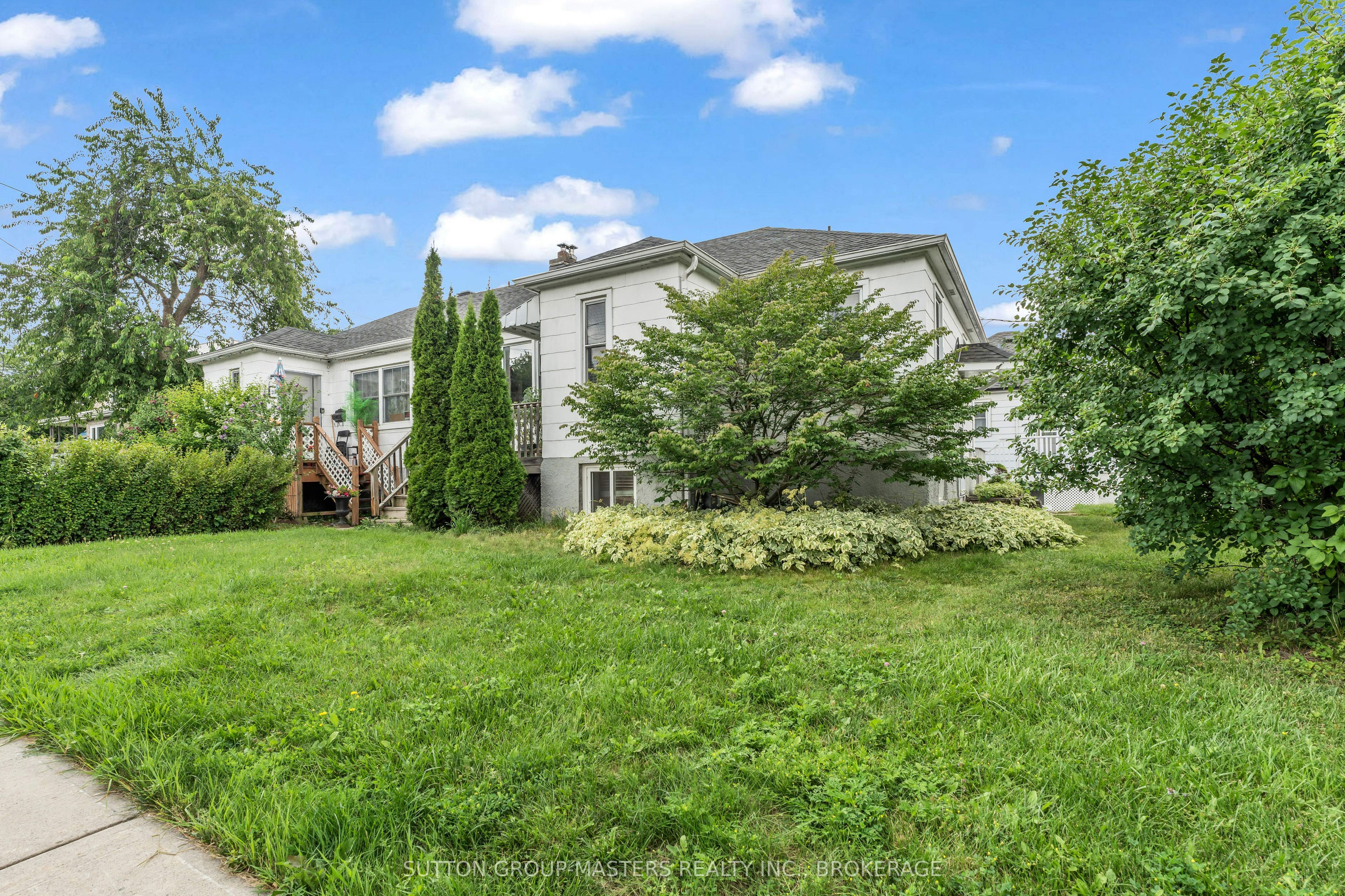 22 Westdale Avenue W, Kingston, ON K7L 4R9 photo 2