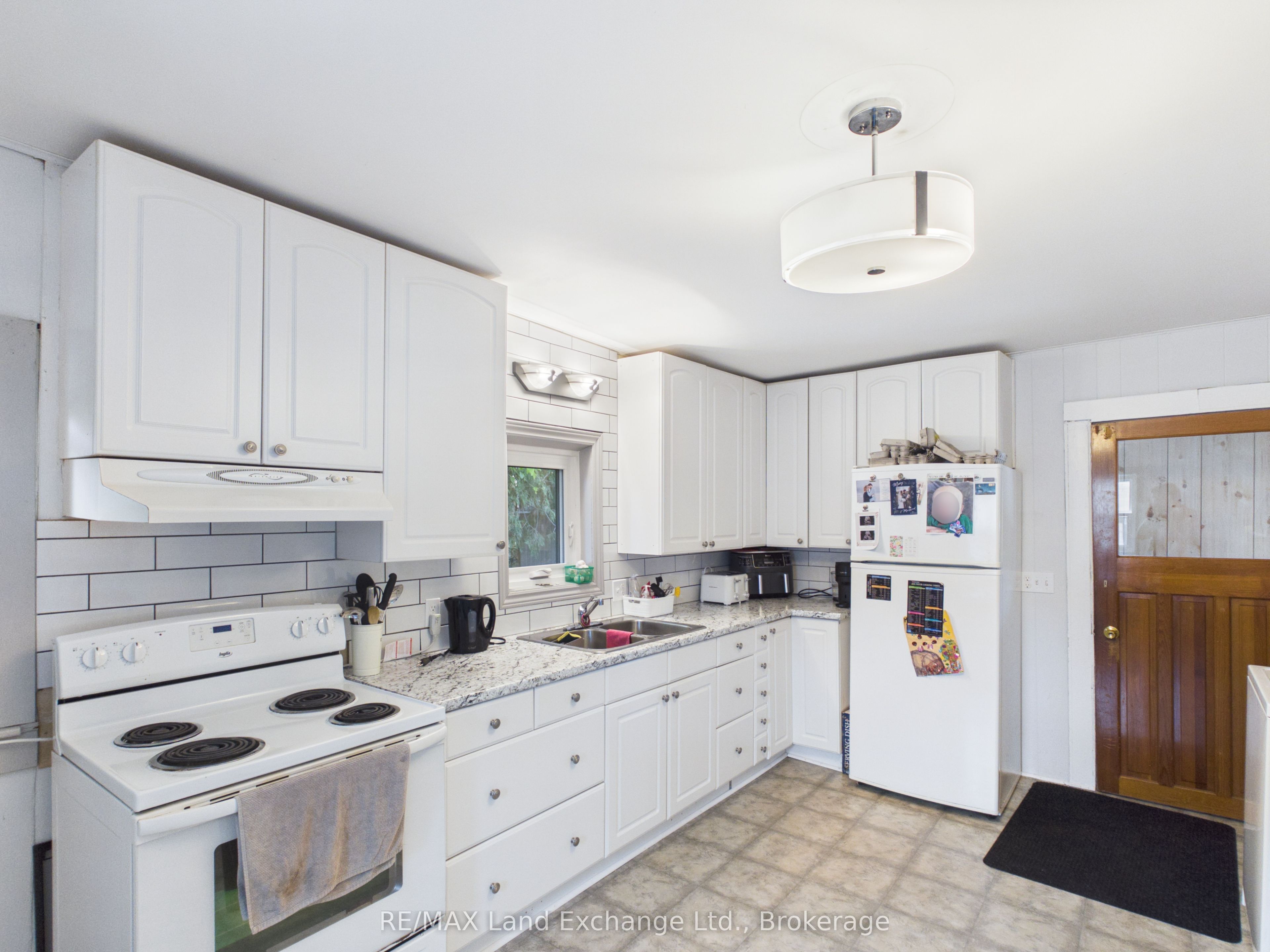 410 RUSSELL Street, Kincardine, ON N2Z 2A9 photo 5