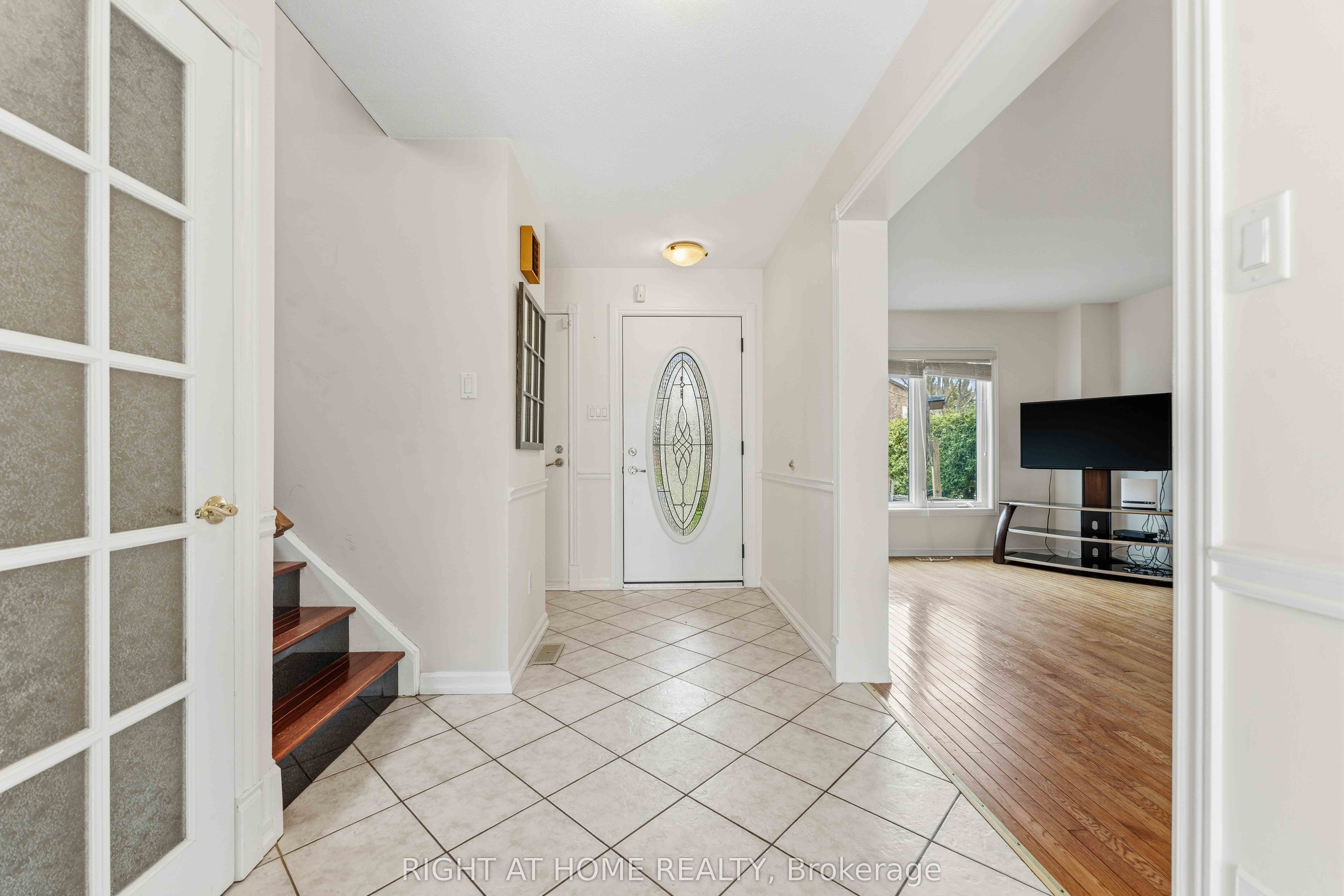 26 Denham Way, Stittsville - Munster - Richmond, ON K2S 1H5 photo 4