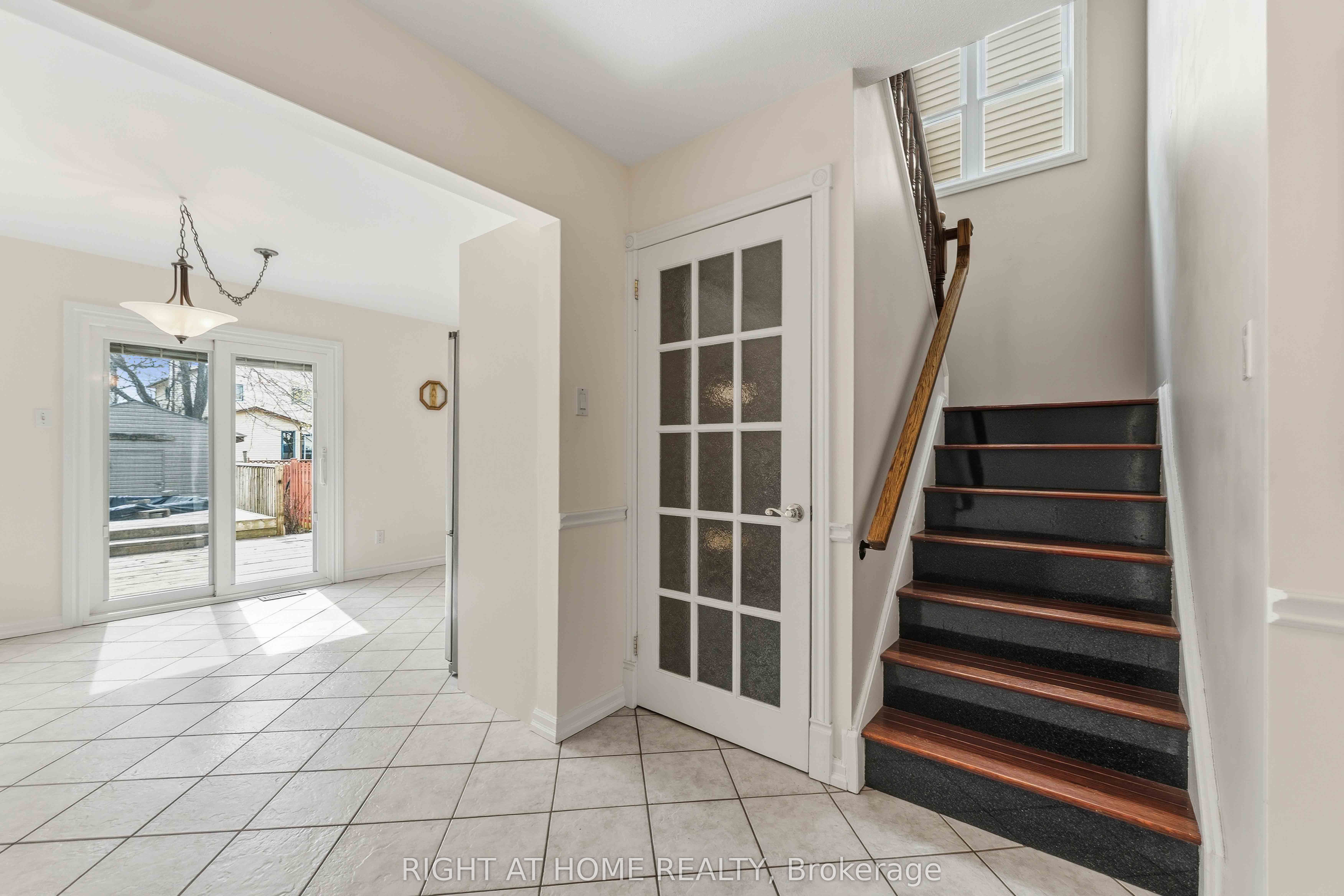 26 Denham Way, Stittsville - Munster - Richmond, ON K2S 1H5 photo 5