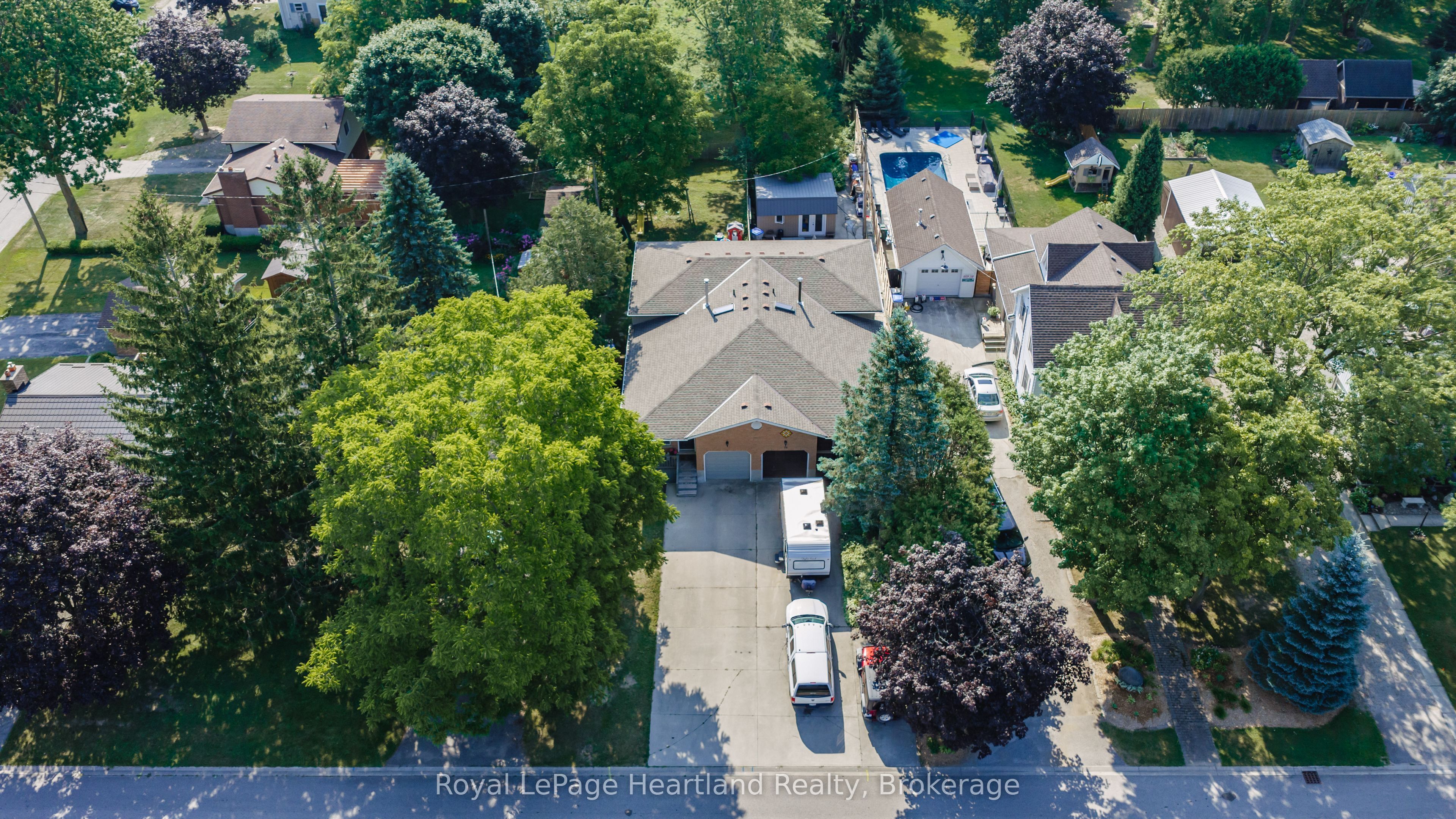 54 Coleman Street, Huron East, ON N0M 1L0 photo 2