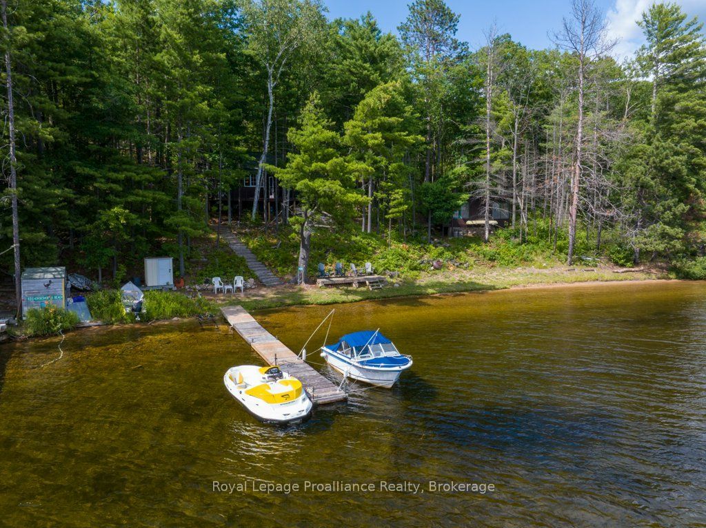 406 Mazinaw Lake Road, Addington Highlands, ON K0K 1H0 photo 2