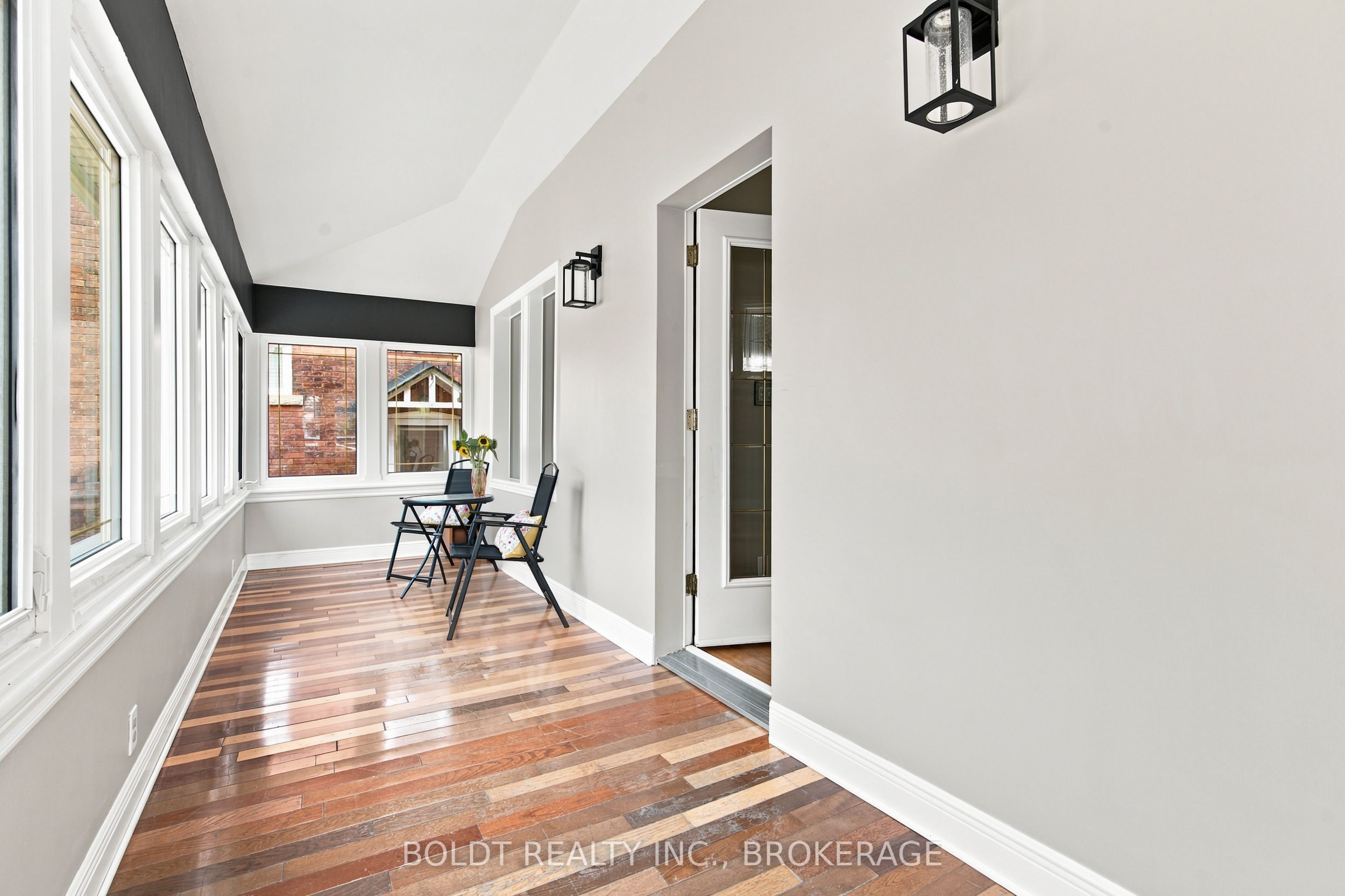42 Thomas Street, St. Catharines, ON L2R 6L9 photo 4