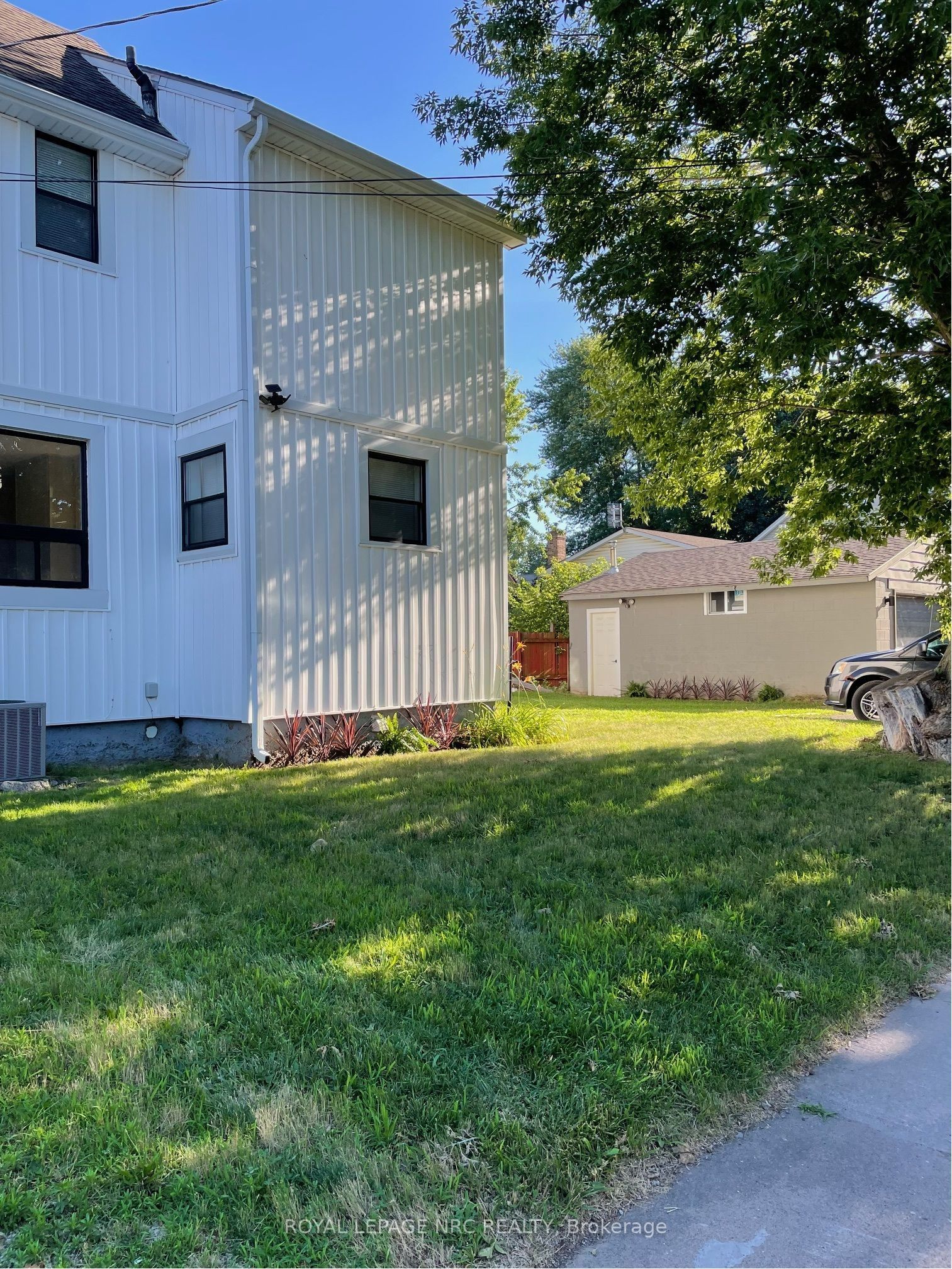 5751 Leonard Avenue, Niagara Falls, ON L2G 4R4 photo 3