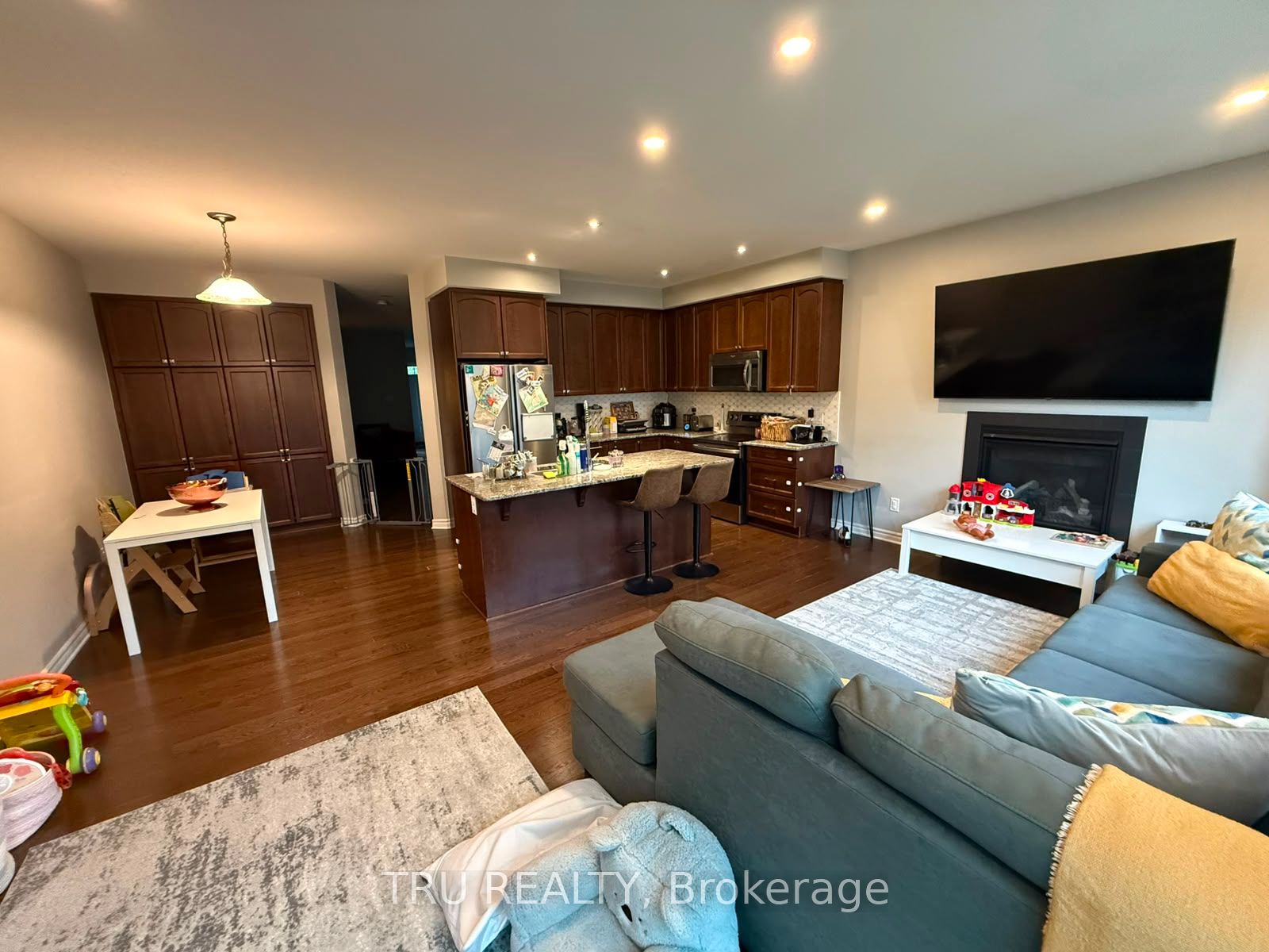 222 FERGUS Crescent, Barrhaven, ON K2J 3L7 photo 5