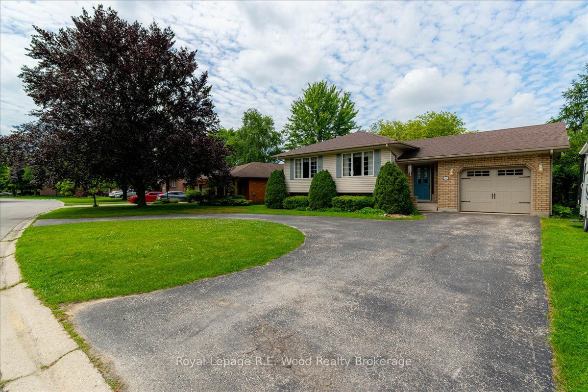 48 Allen Street, Tillsonburg, ON N4G 4X8 photo 2