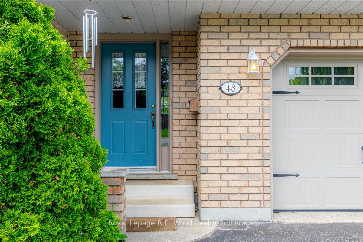 48 Allen Street, Tillsonburg, ON N4G 4X8 photo 3