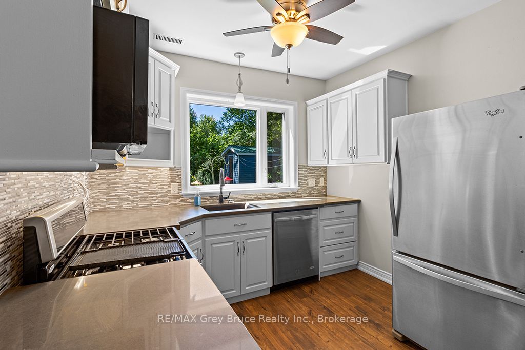 441 Frank Street, South Bruce Peninsula, ON N0H 2T0 photo 4