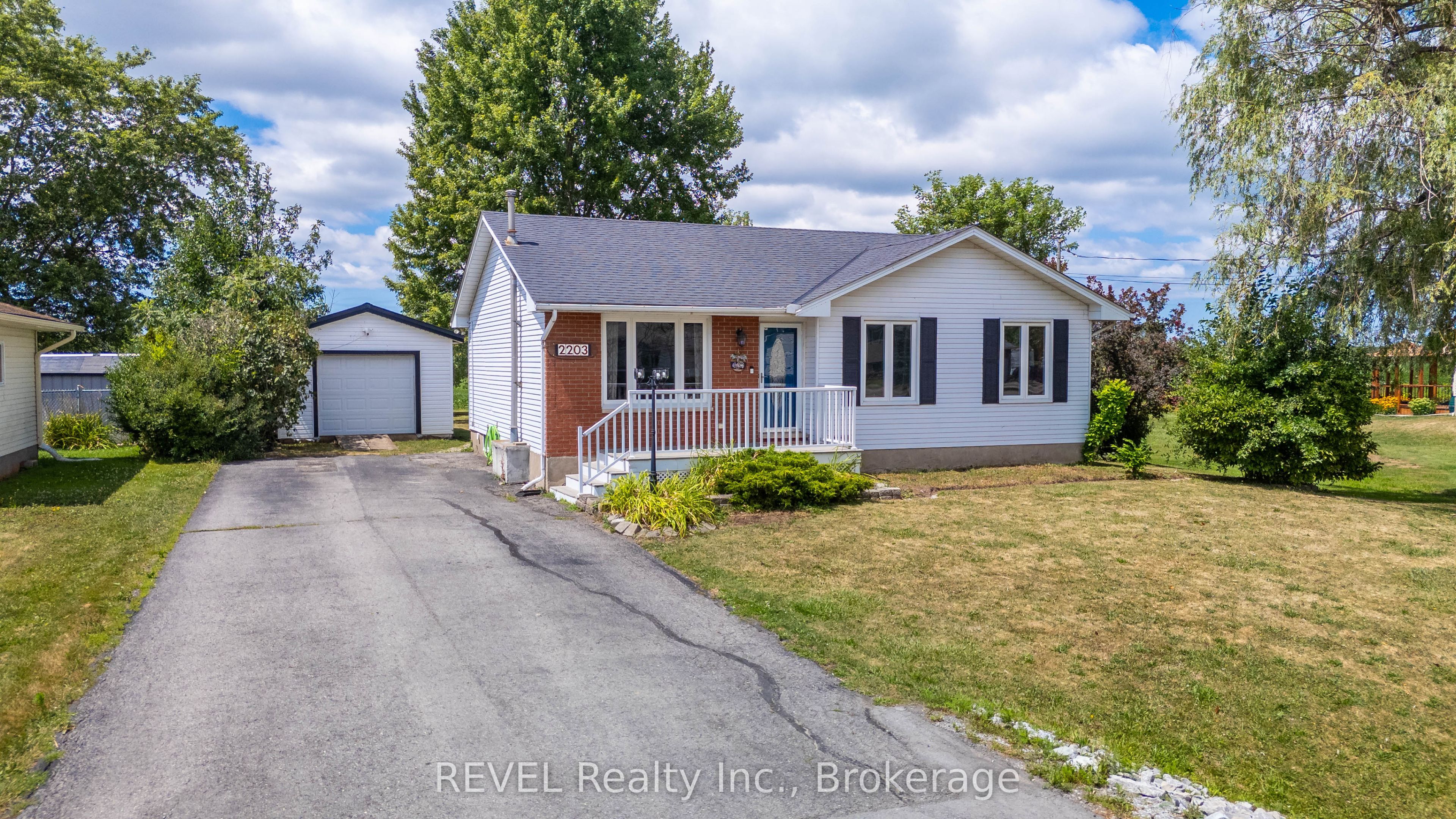 2203 STEVENSVILLE Road, Fort Erie, ON L0S 1S0 photo 2