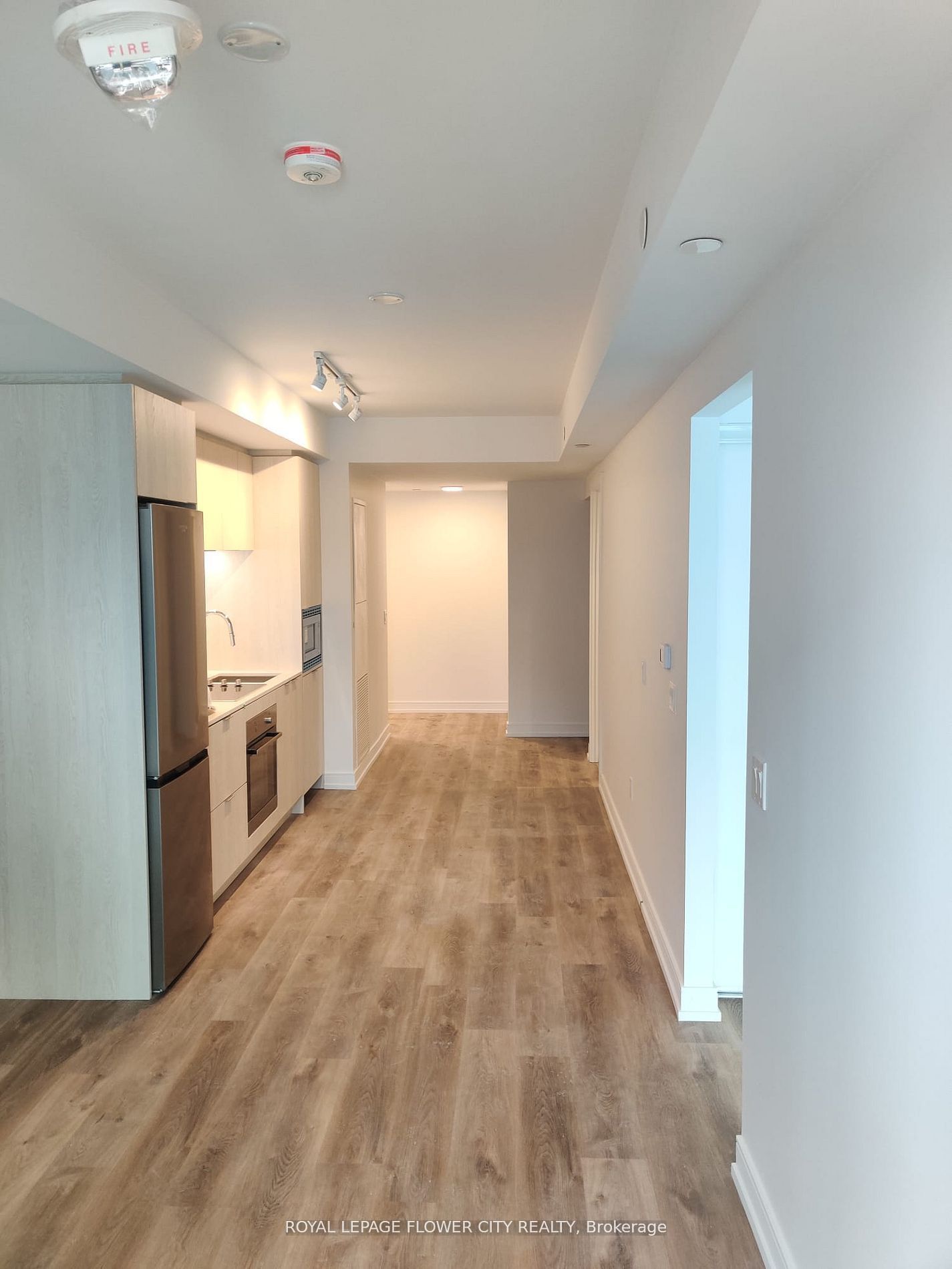 1 Jarvis Street 311, Hamilton, ON L8R 0A8 photo 2