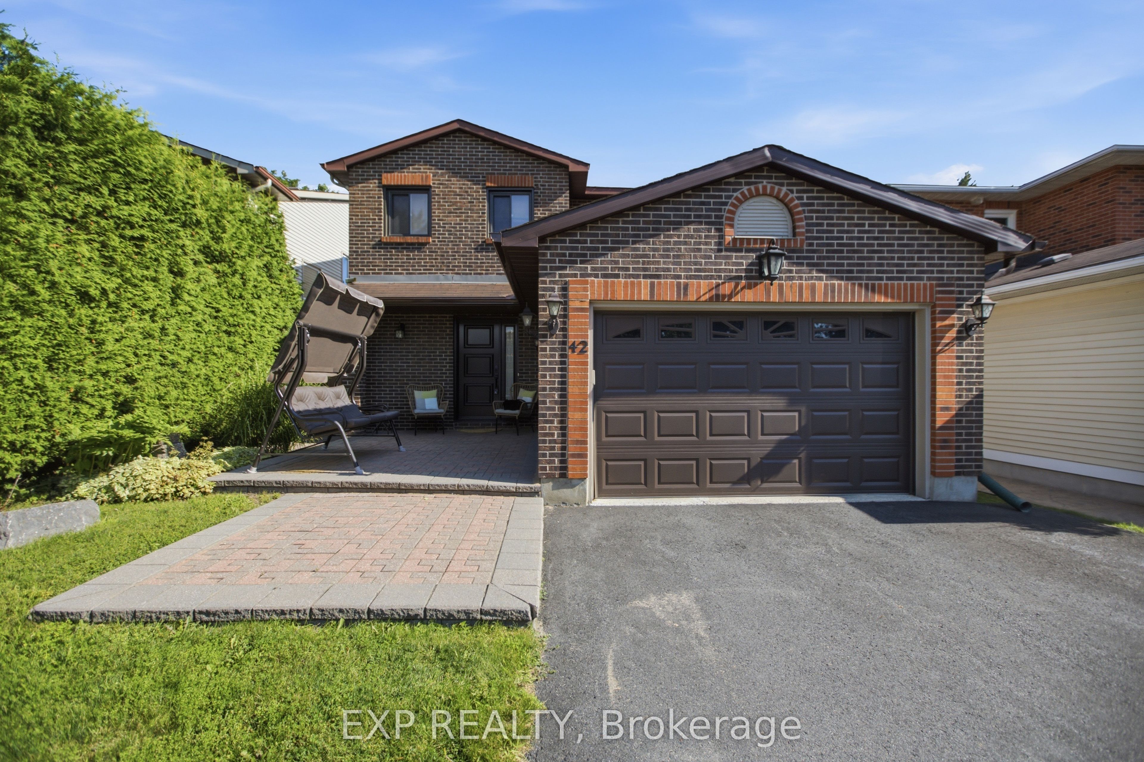 42 Valley Ridge Street, Cityview - Parkwoods Hills - Rideau Shore, ON K2E 7W2