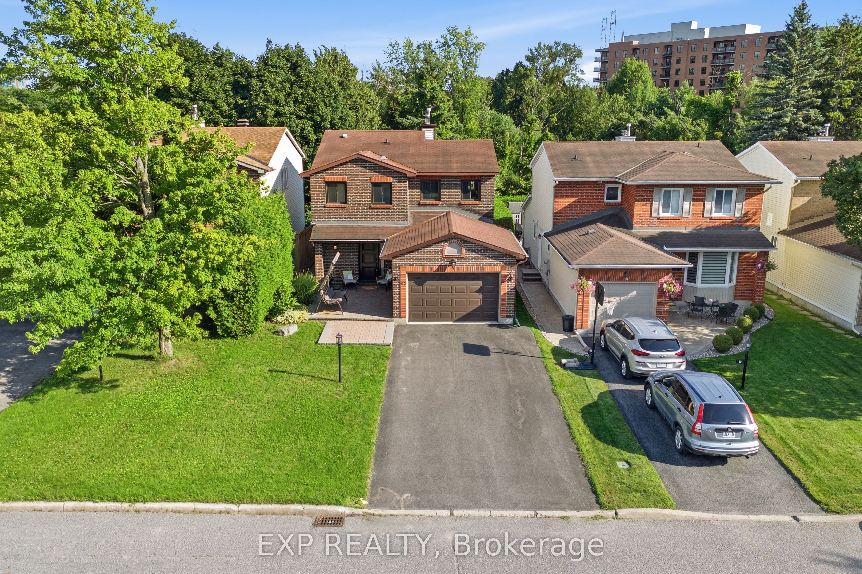 42 Valley Ridge Street, Cityview - Parkwoods Hills - Rideau Shore, ON K2E 7W2 photo 2