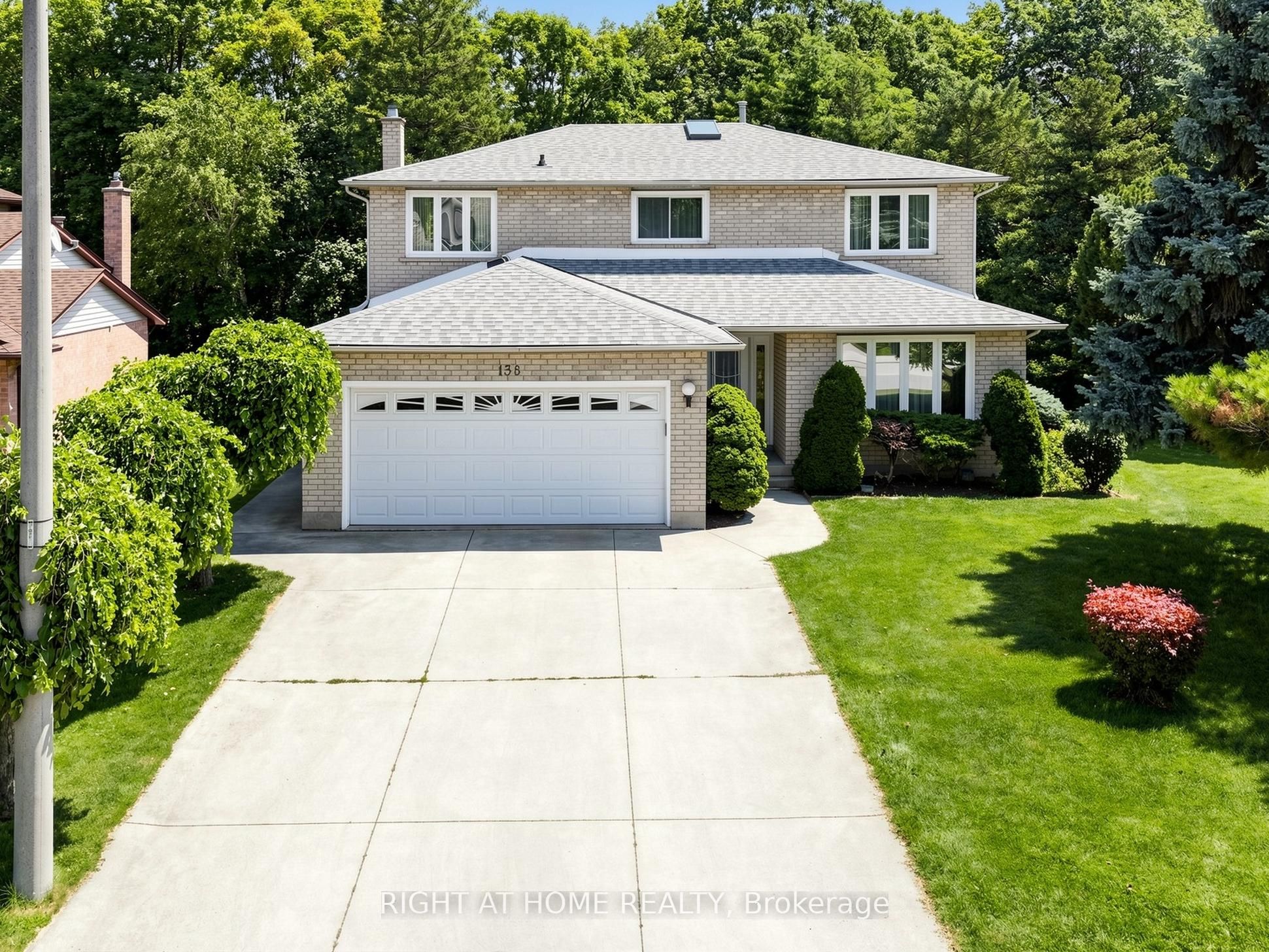 138 Strawberry Drive, Hamilton, ON L8E 4R7 photo 3