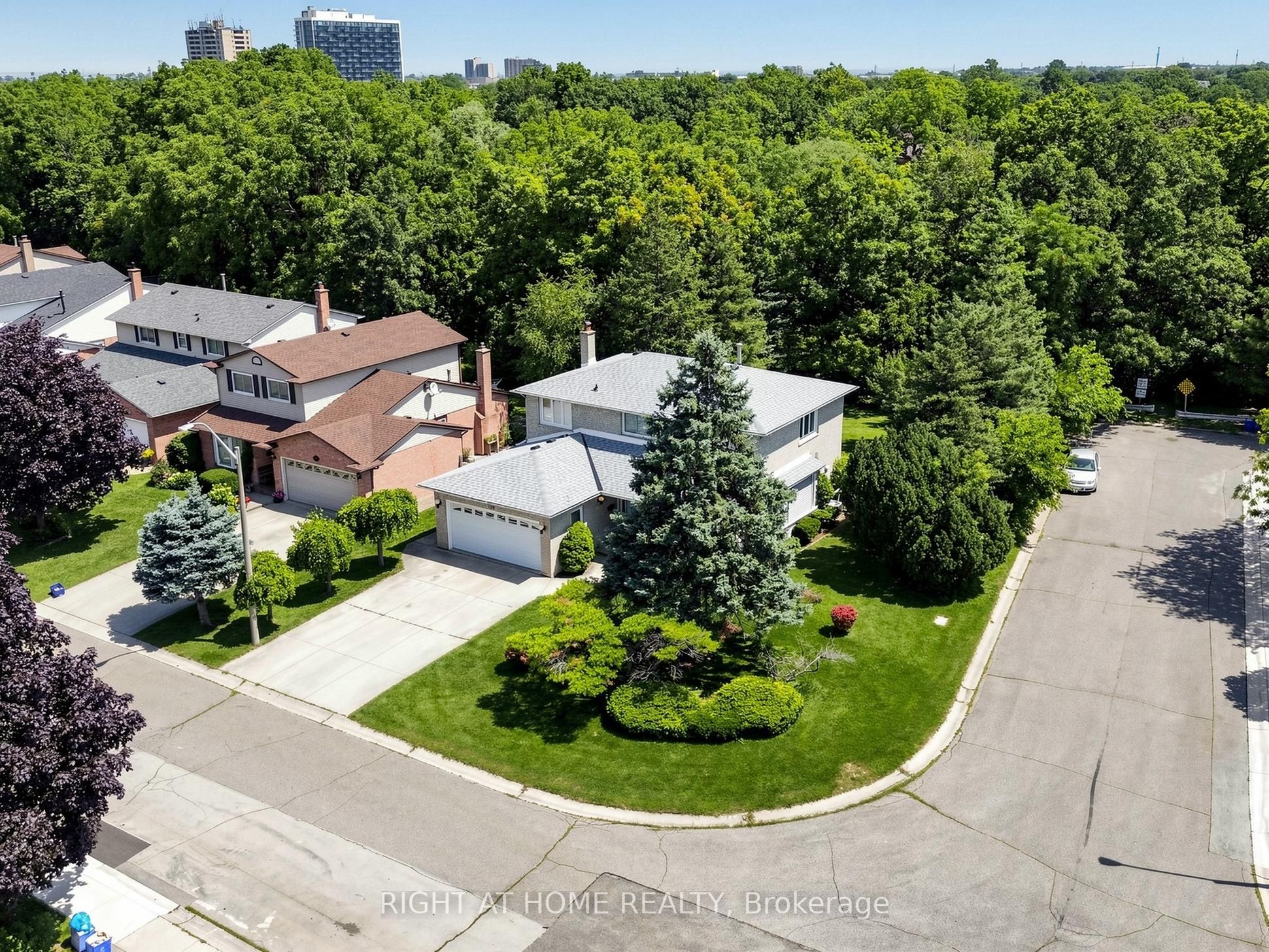 138 Strawberry Drive, Hamilton, ON L8E 4R7 photo 5