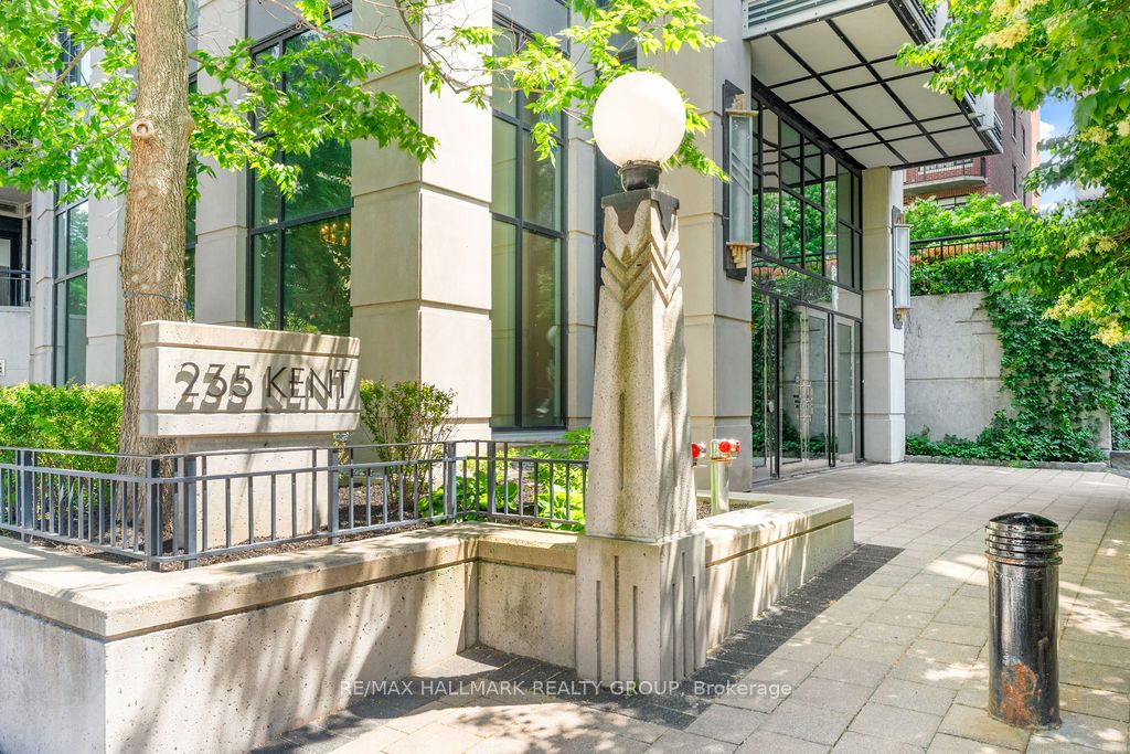 235 Kent Street 514, Ottawa Centre, ON K2P 1Z9 photo 2