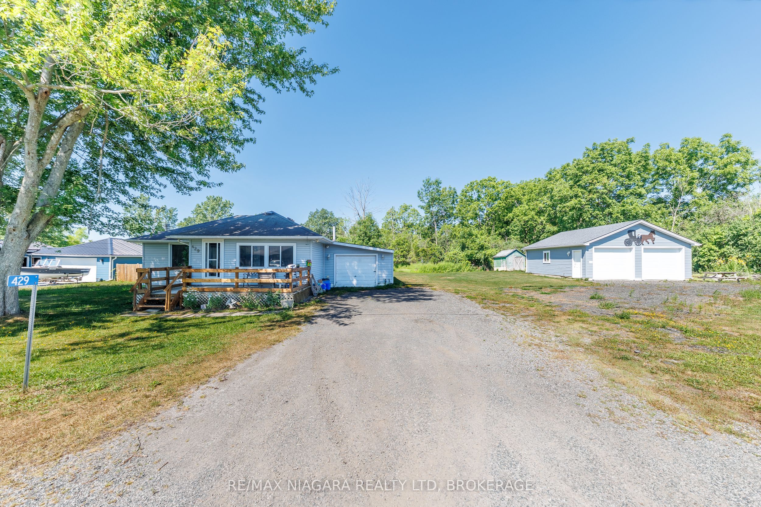 429 Delaware Avenue, Fort Erie, ON L2A 5M4