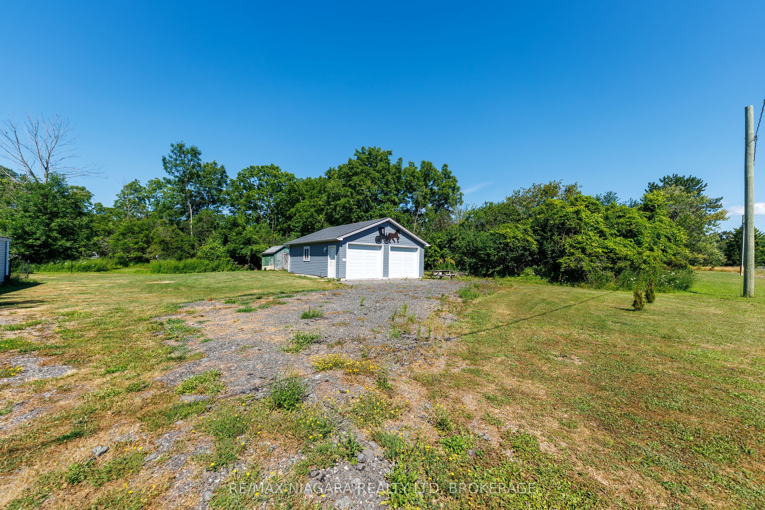 429 Delaware Avenue, Fort Erie, ON L2A 5M4 photo 2