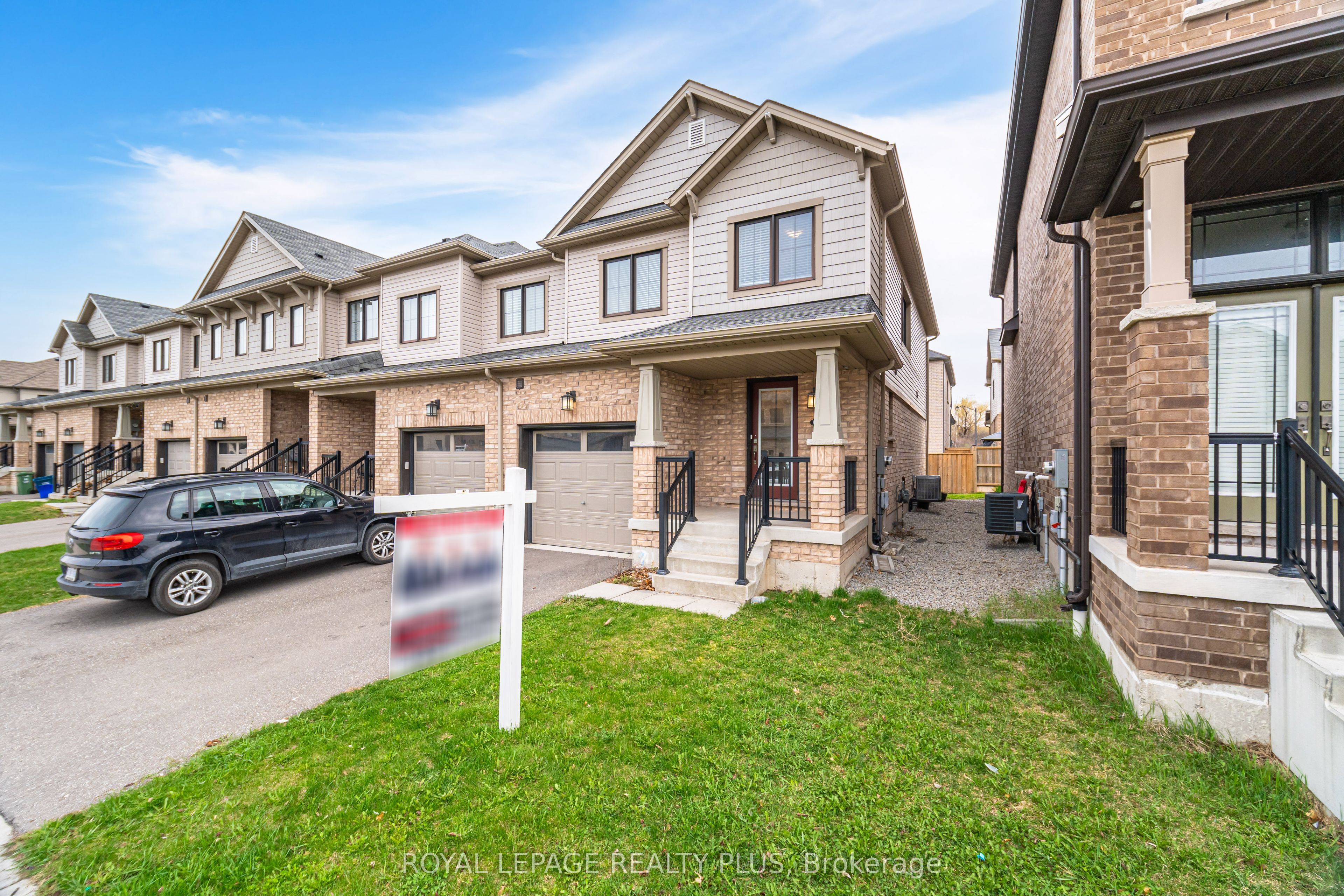 12 Pagebrook Crescent, Hamilton, ON L8J 0K7 photo 2