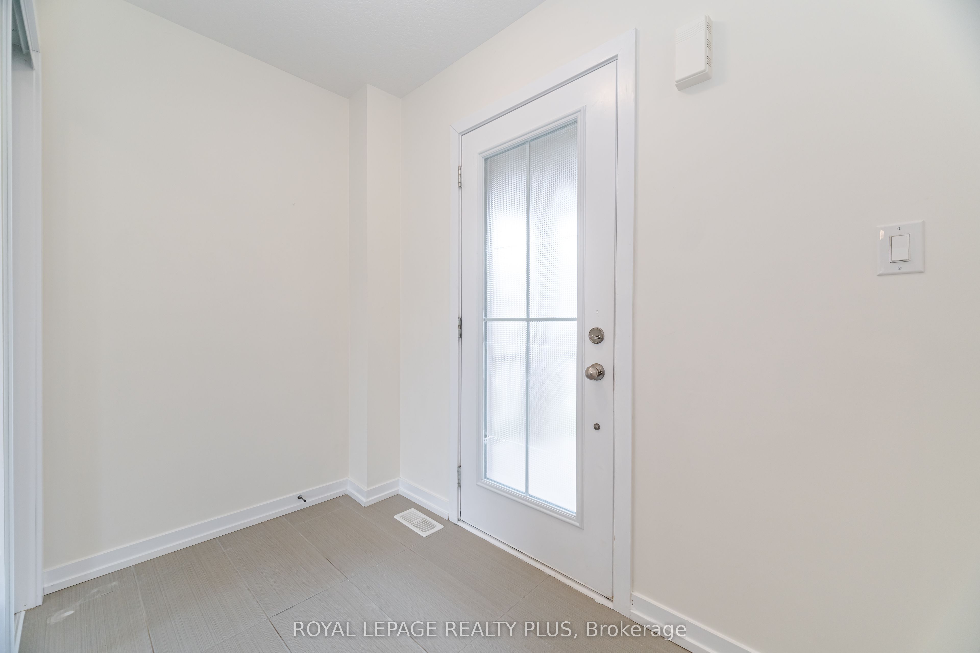 12 Pagebrook Crescent, Hamilton, ON L8J 0K7 photo 4